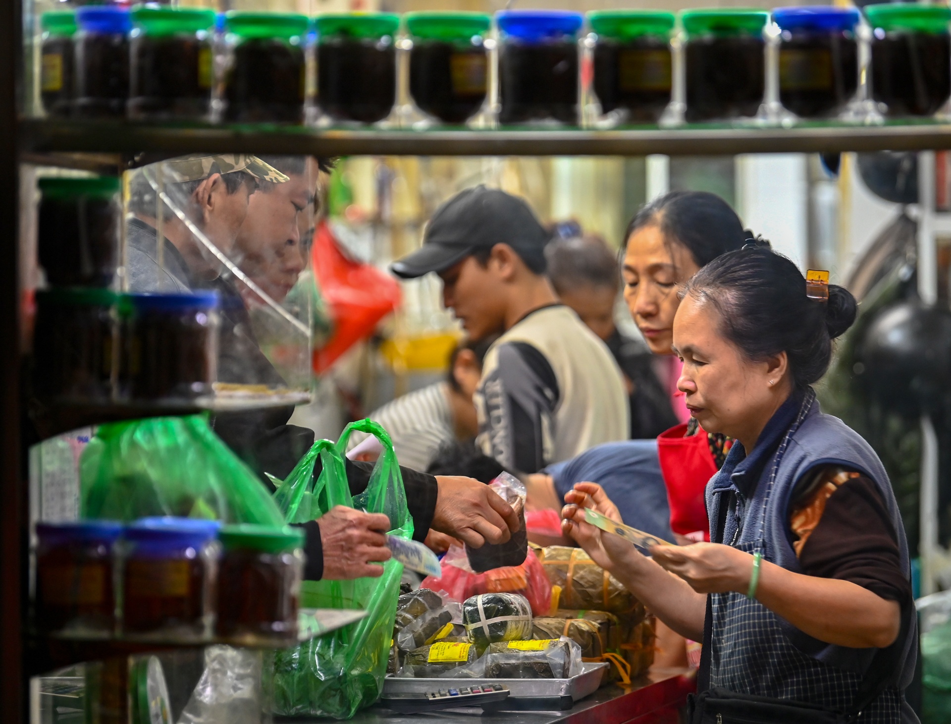 dan thu do di cho nha giau tu mo sang anh 9