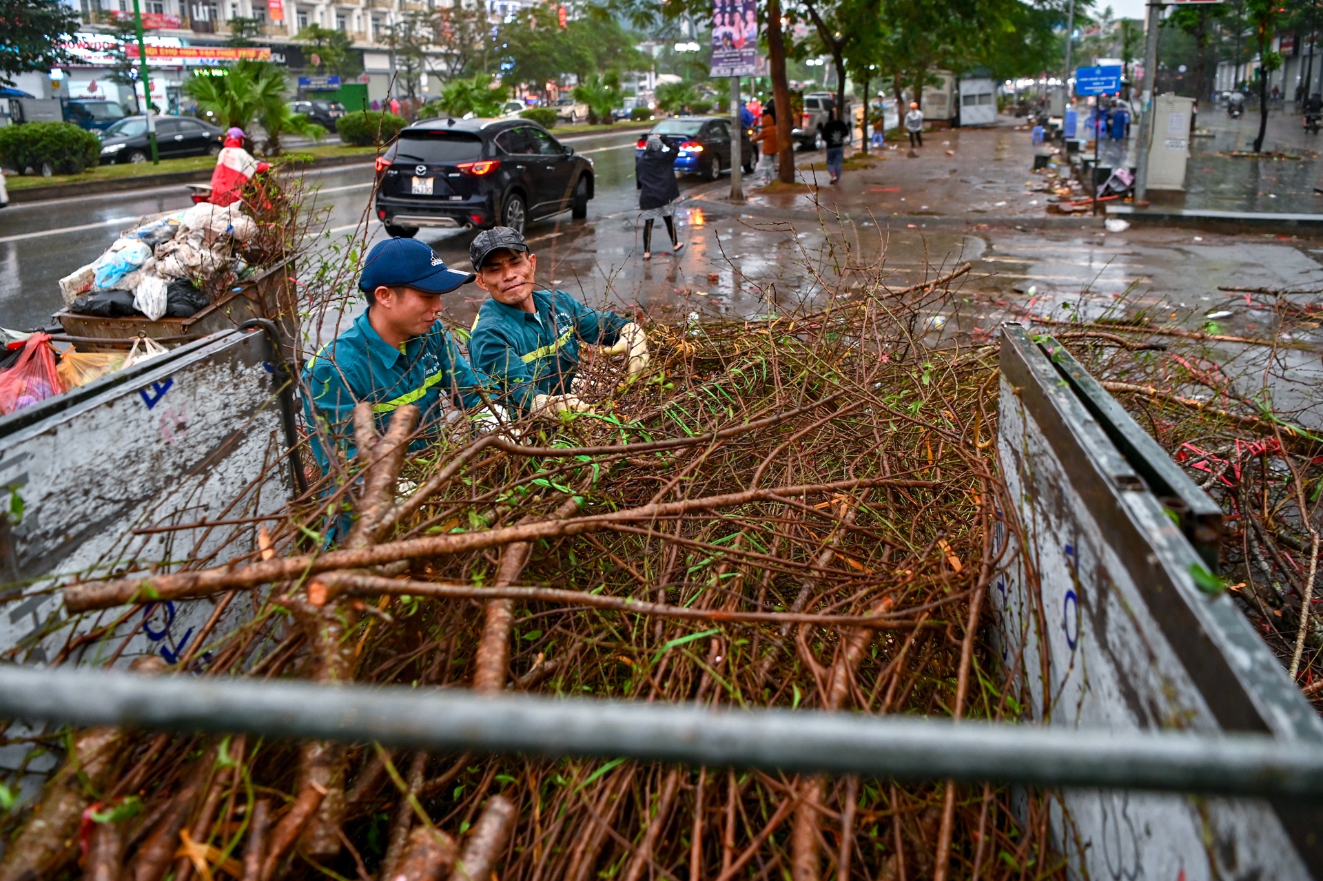 dao rung bi vut bo o Ha Noi anh 7