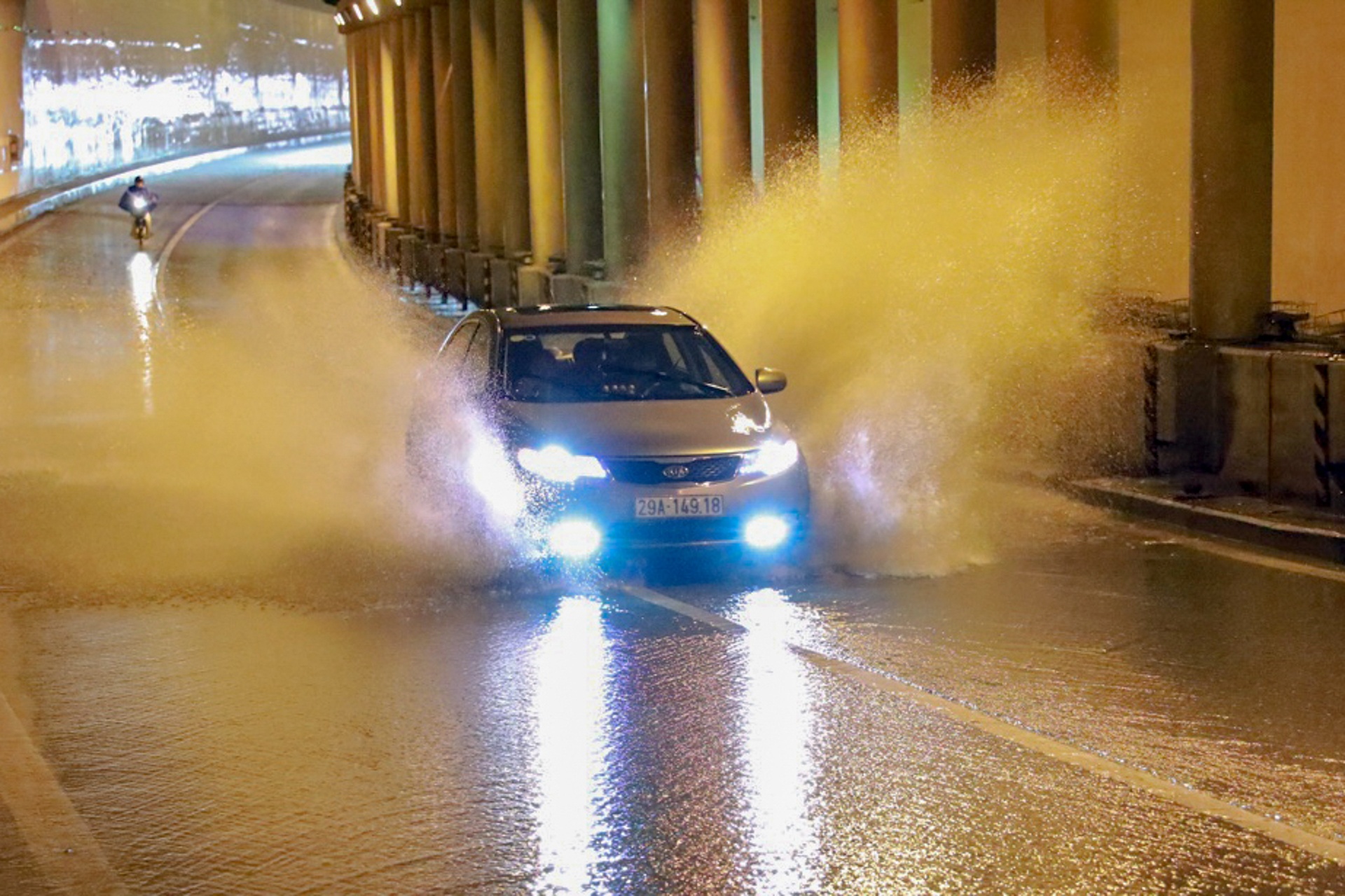 mua ngap pho dem giao thua anh 10