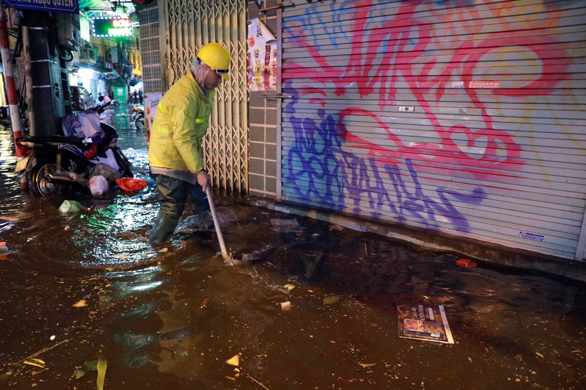 mua ngap pho dem giao thua anh 9