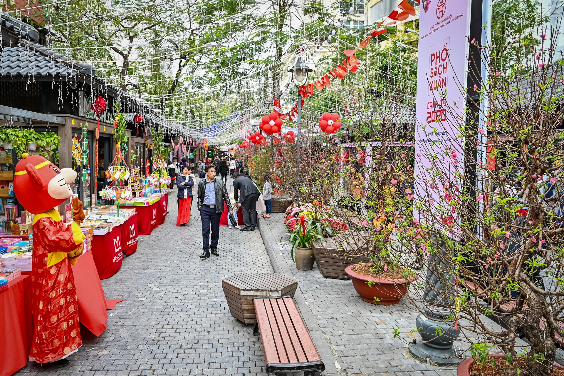 pho sach xuan 2020 tai ha noi anh 10