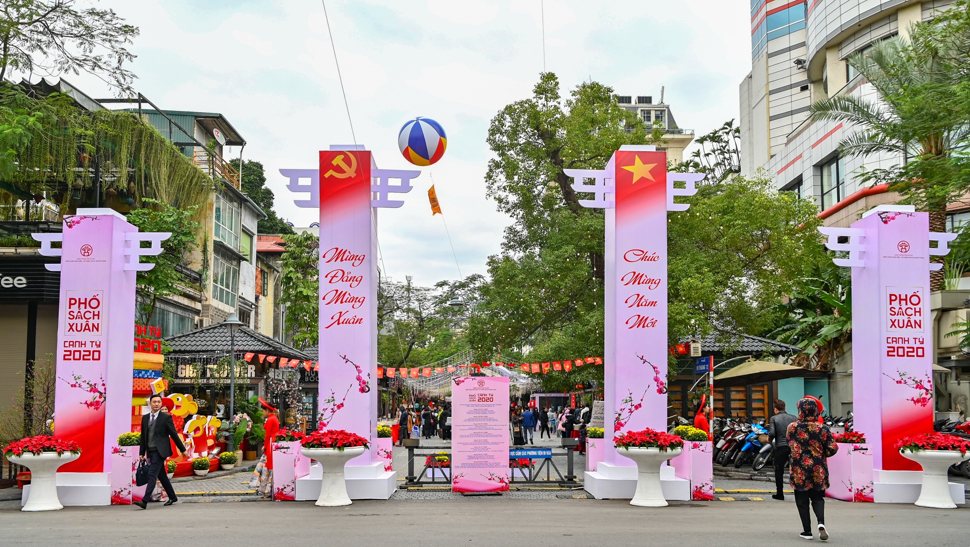 pho sach xuan 2020 tai ha noi anh 1