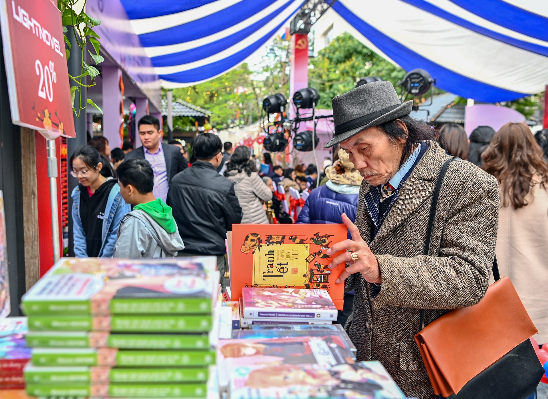 pho sach xuan 2020 tai ha noi anh 6