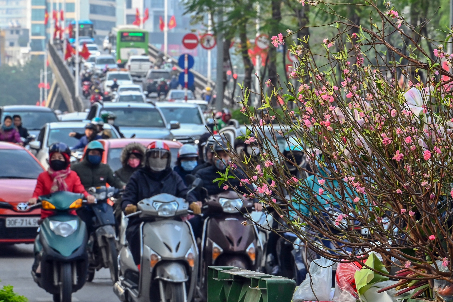 duong pho ha noi un tac ngay dau nam moi anh 10