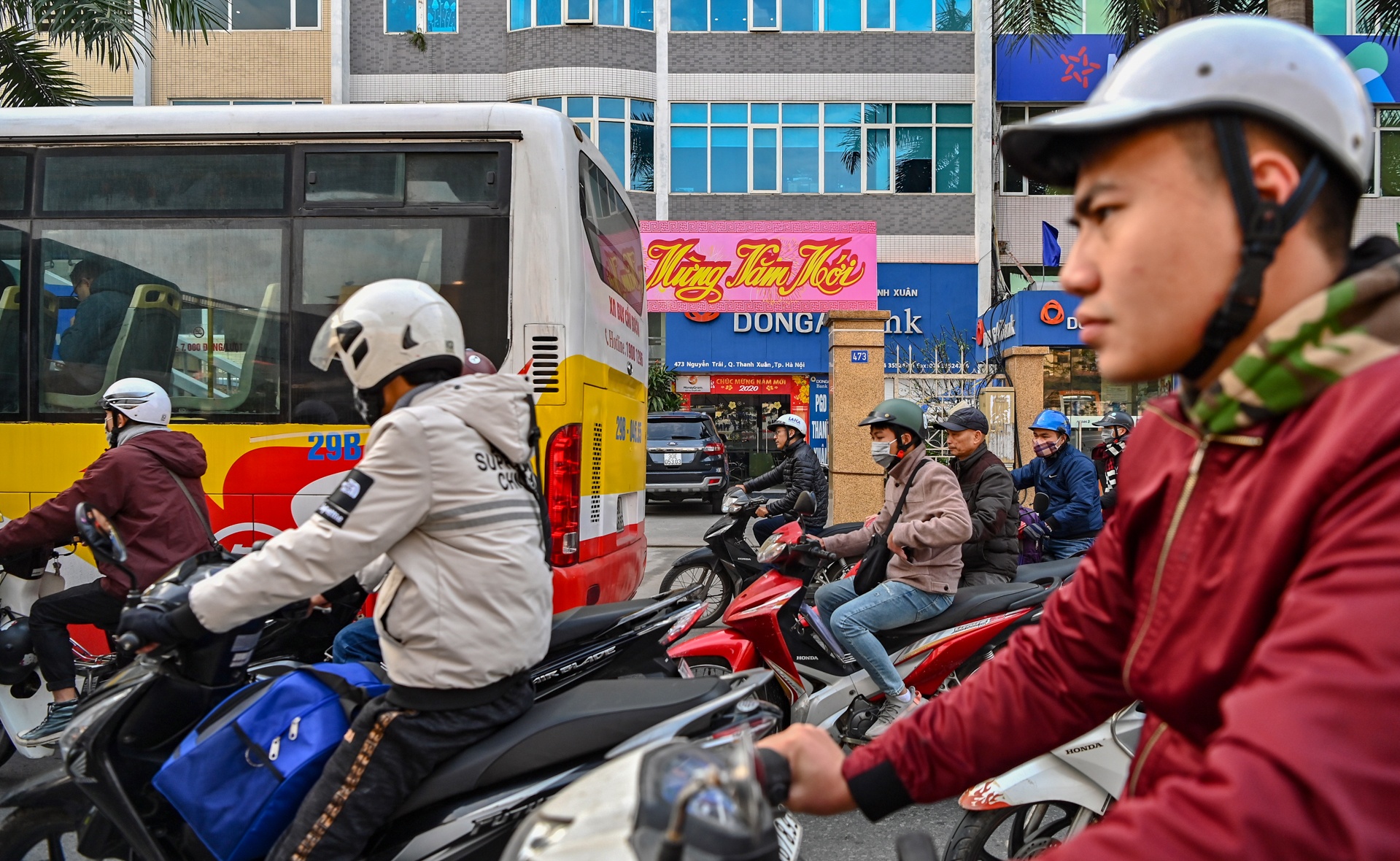 duong pho ha noi un tac ngay dau nam moi anh 9