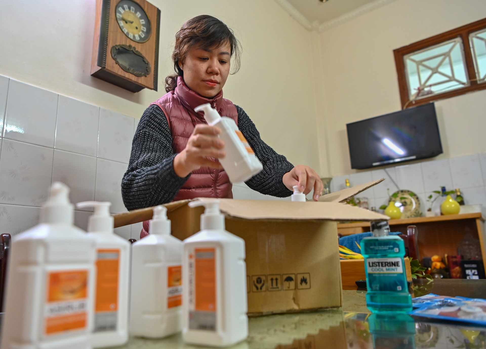 chay hang khau trang vi virus corona anh 5