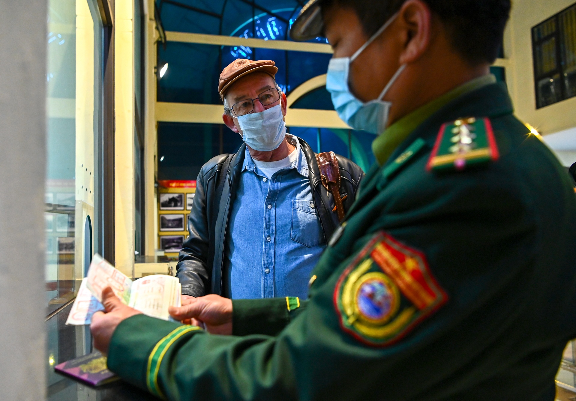 tau lien van trogn tam dich corona anh 3