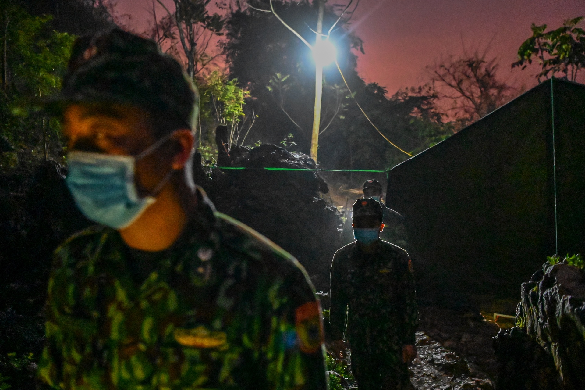 linh bien phong cang minh gac dich corona anh 1