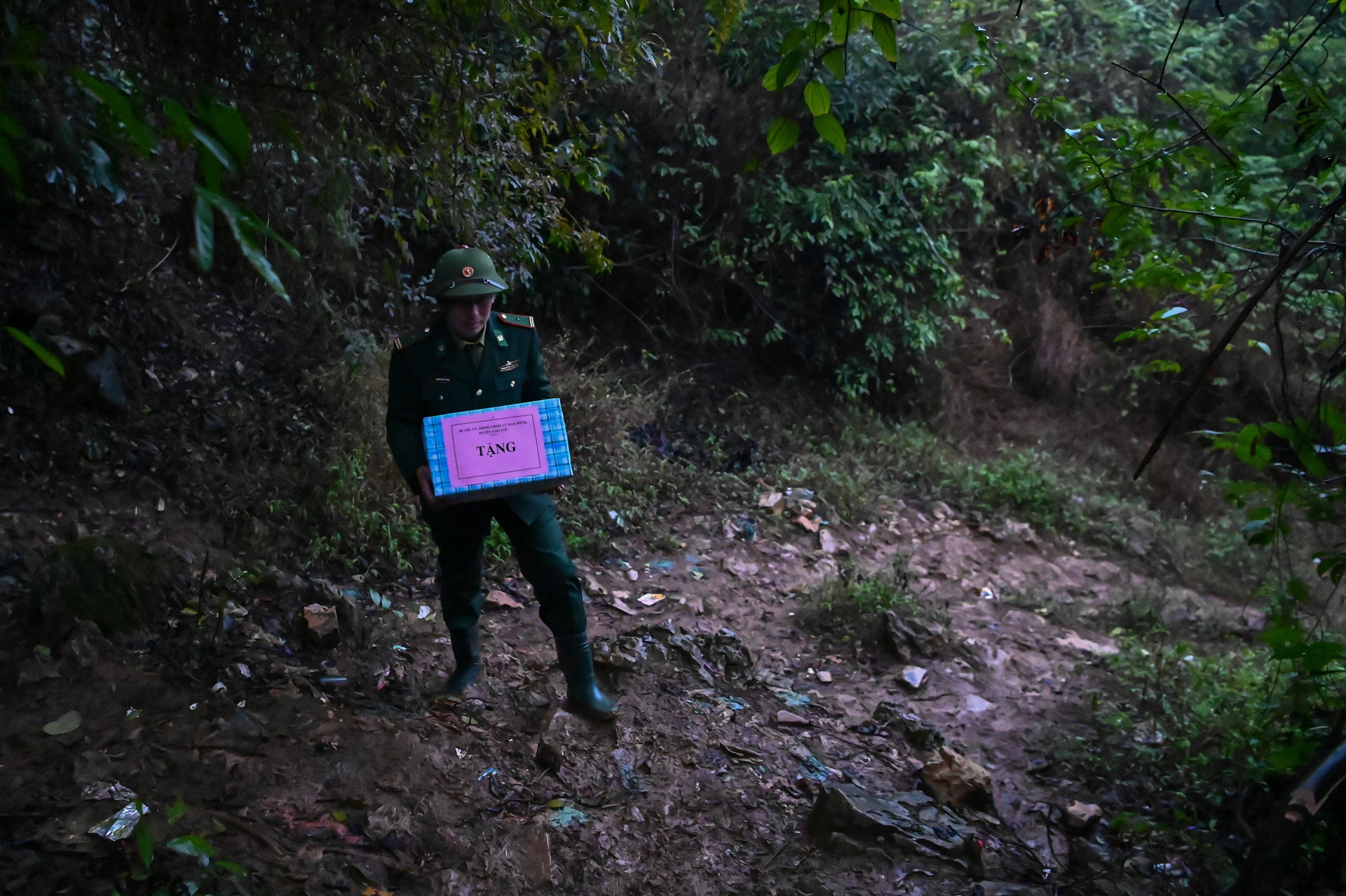 linh bien phong cang minh gac dich corona anh 3