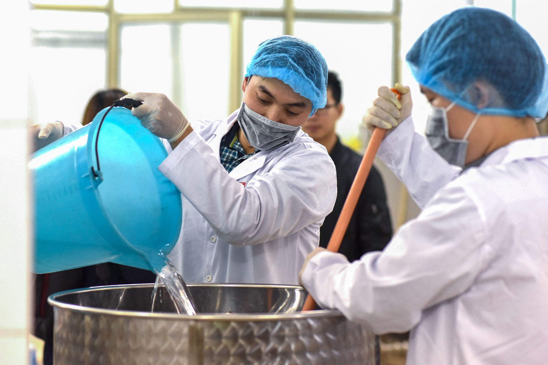 tang nuoc sat khuan cho nguoi dan huyen binh xuyen anh 2