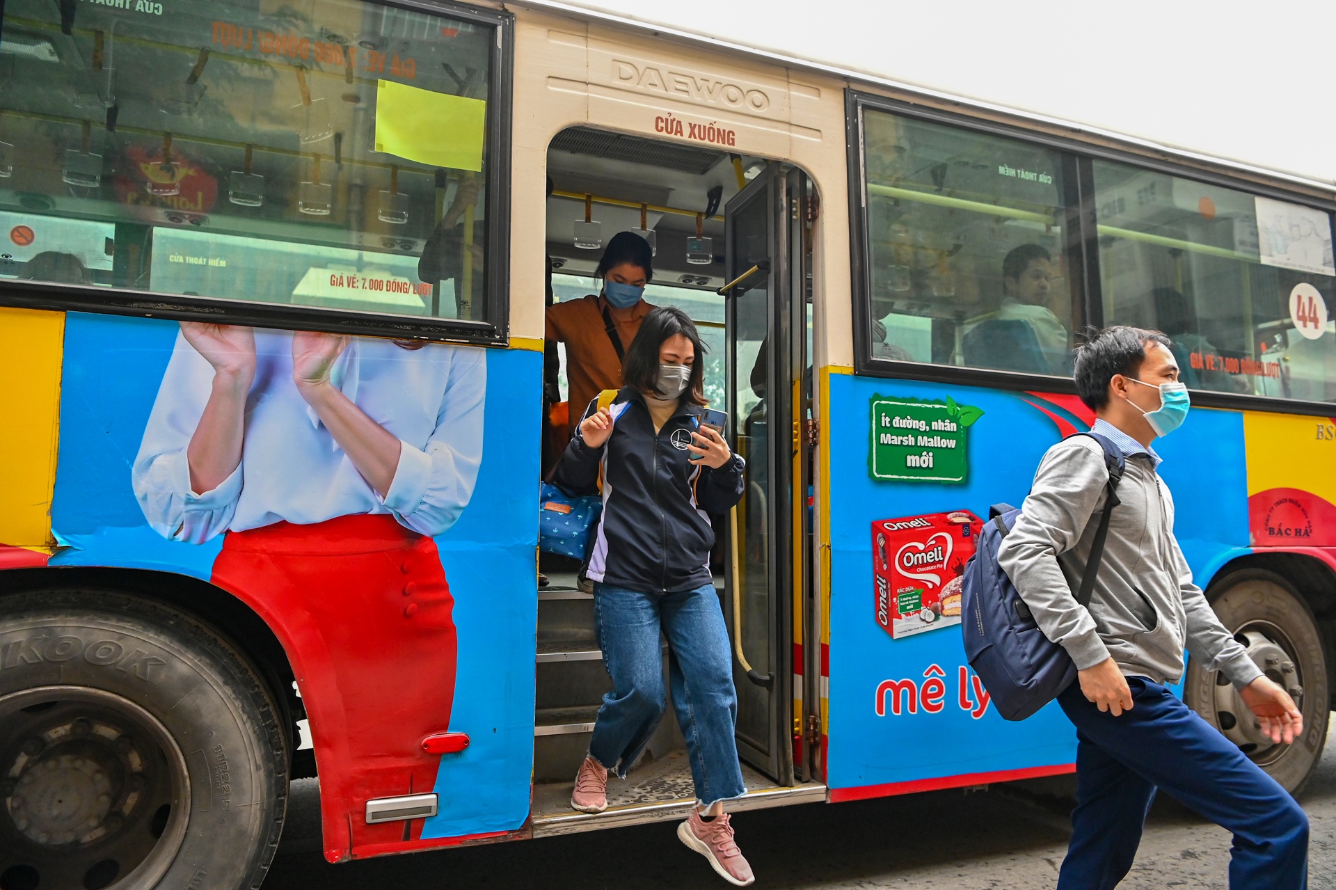 sinh vien quay lai truong sau ky nghi anh 9