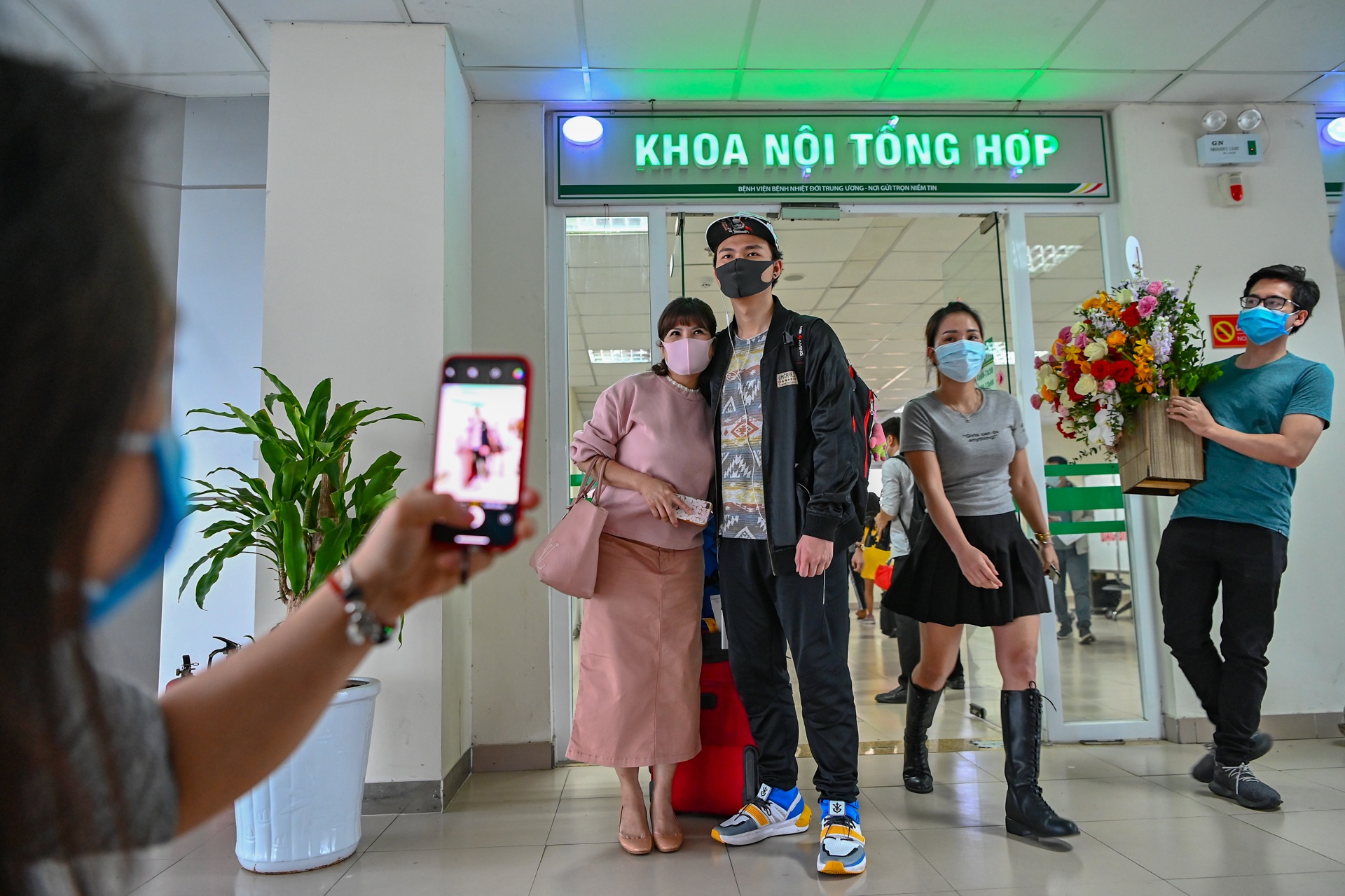 công dân việt nam được xuất viện sau khi trở về từ vũ hán ảnh 8 cong dan viet nam duoc xuat vien sau khi tro ve tu vu han anh 8
