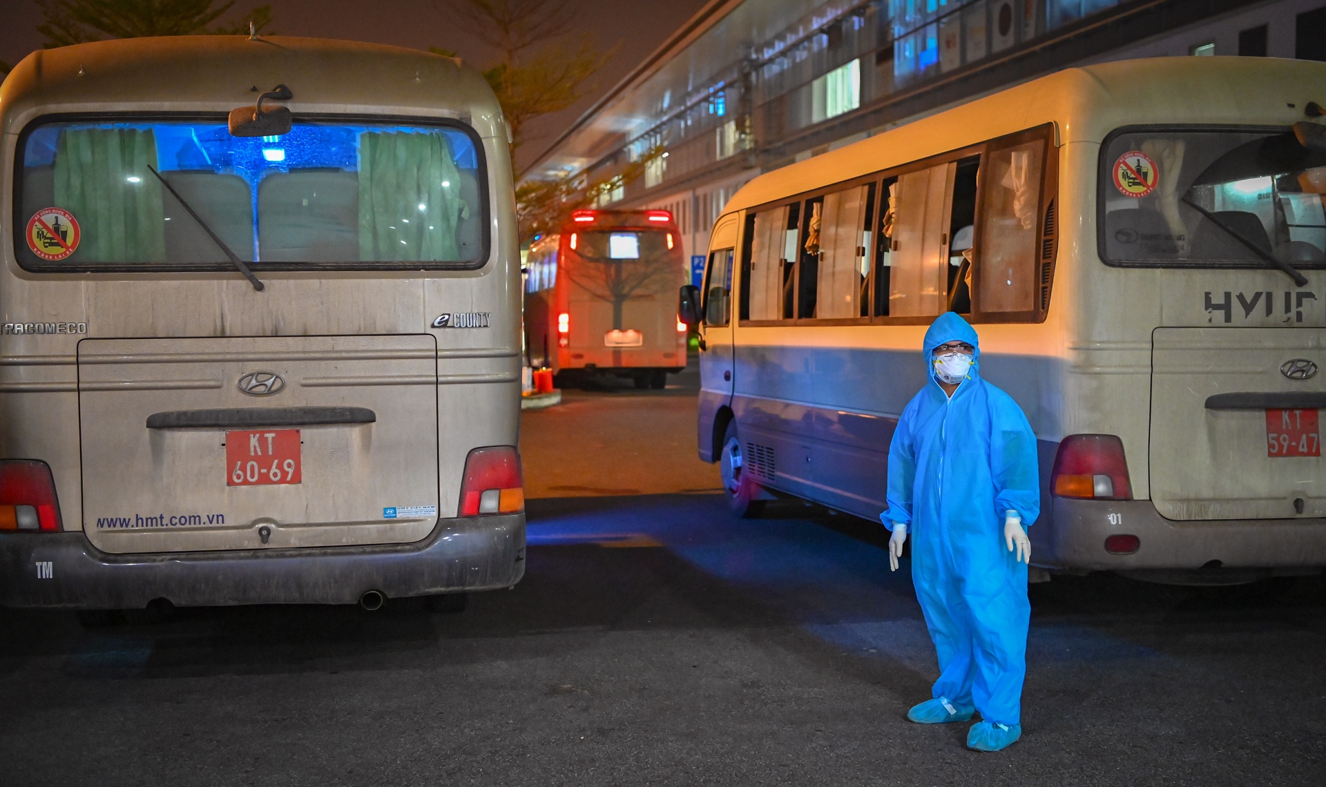 phong dich covid19 o cua ngo thu do anh 6