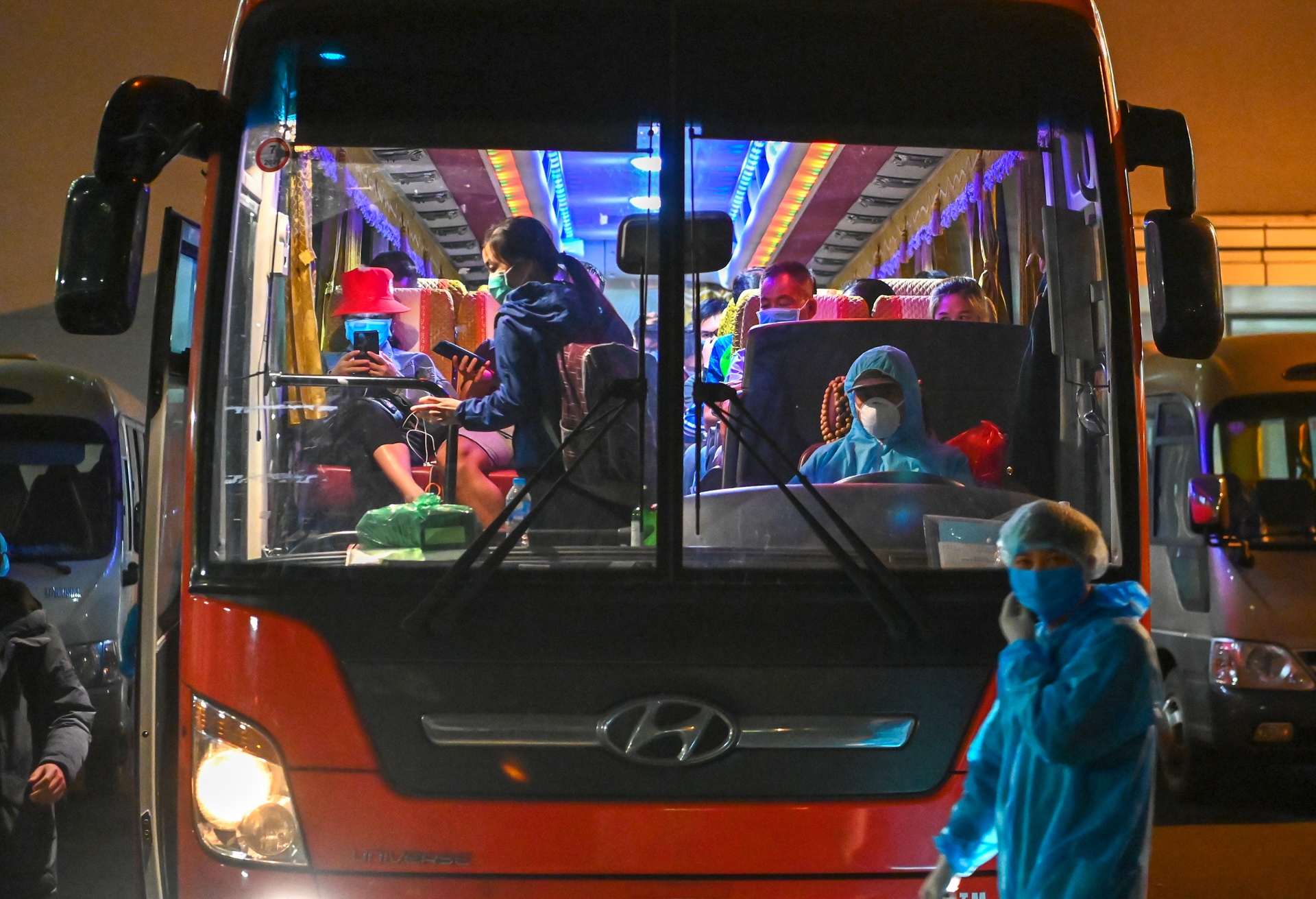 phong dich covid19 o cua ngo thu do anh 8