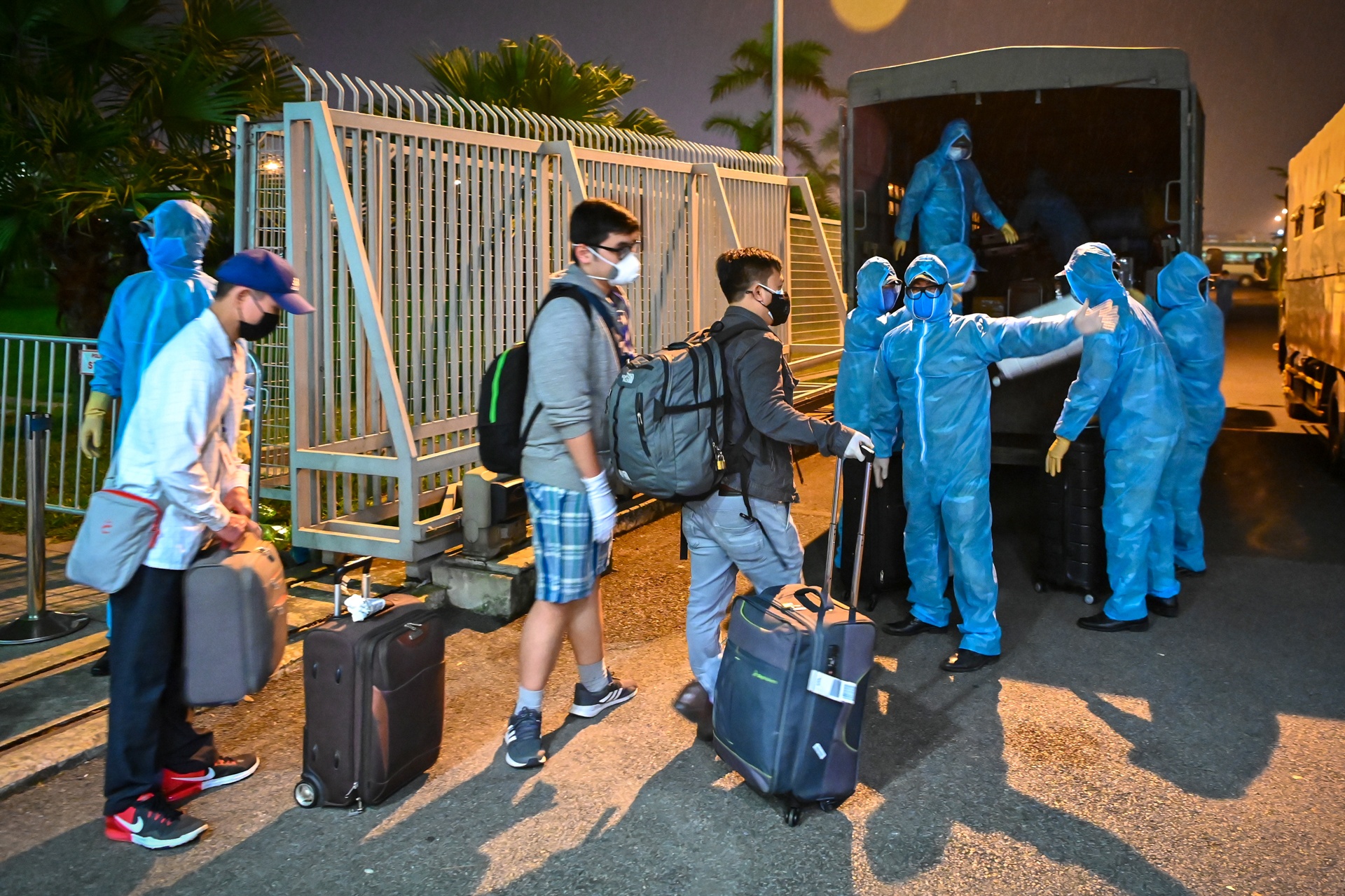 phong dich covid19 o cua ngo thu do anh 12