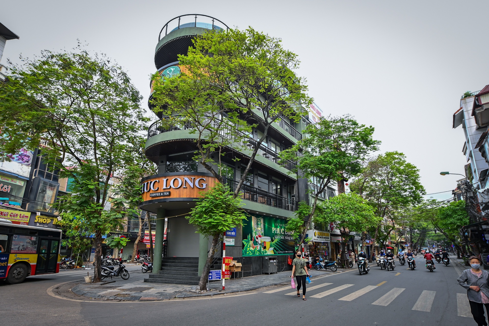 Ha Noi vang sau lenh tam dong cua nha hang anh 3