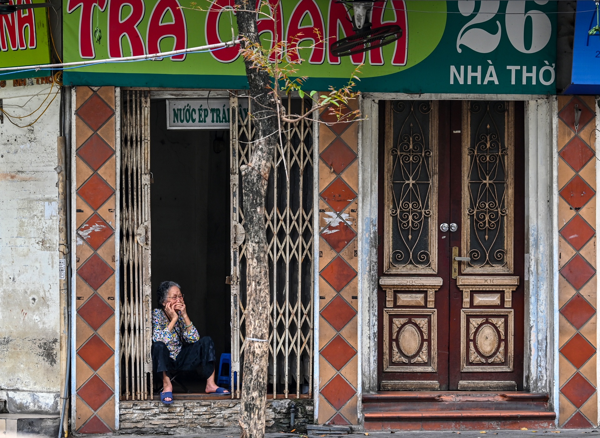 Ha Noi vang sau lenh tam dong cua nha hang anh 7