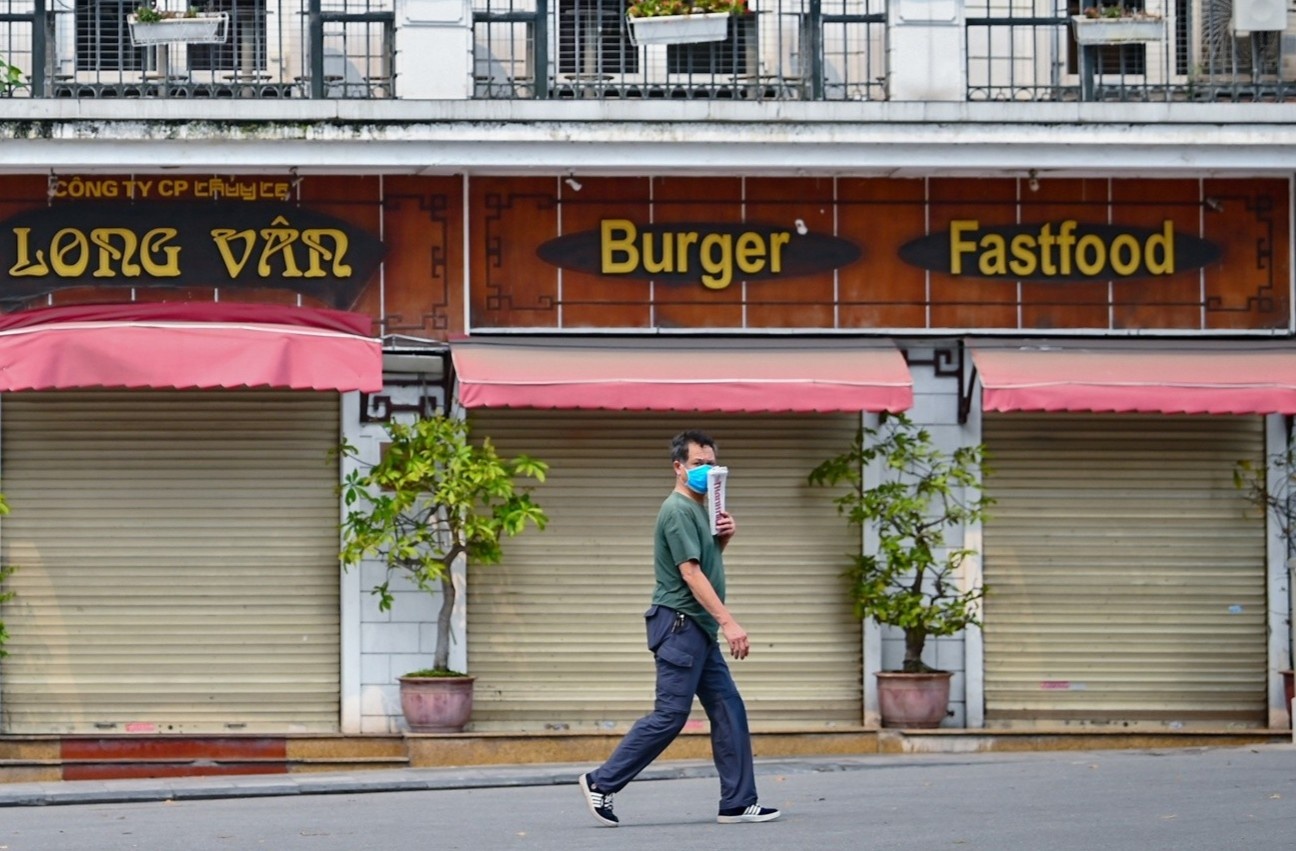 Pho phuong Ha Noi sau lenh dong cua quan xa, nha hang hinh anh