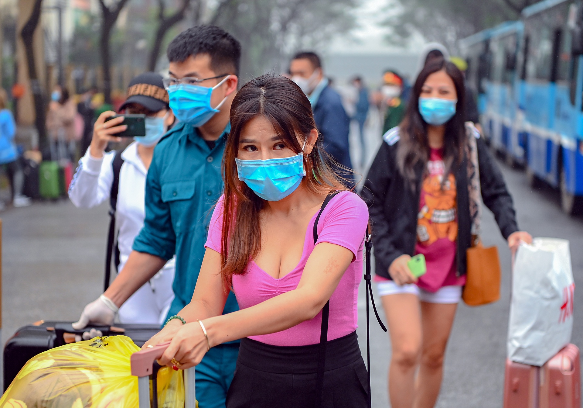 xe buyt mien phi dua nguoi het cach ly ve nha anh 3