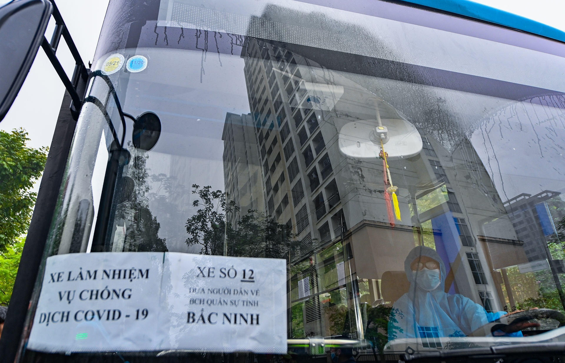 xe buyt mien phi dua nguoi het cach ly ve nha anh 8