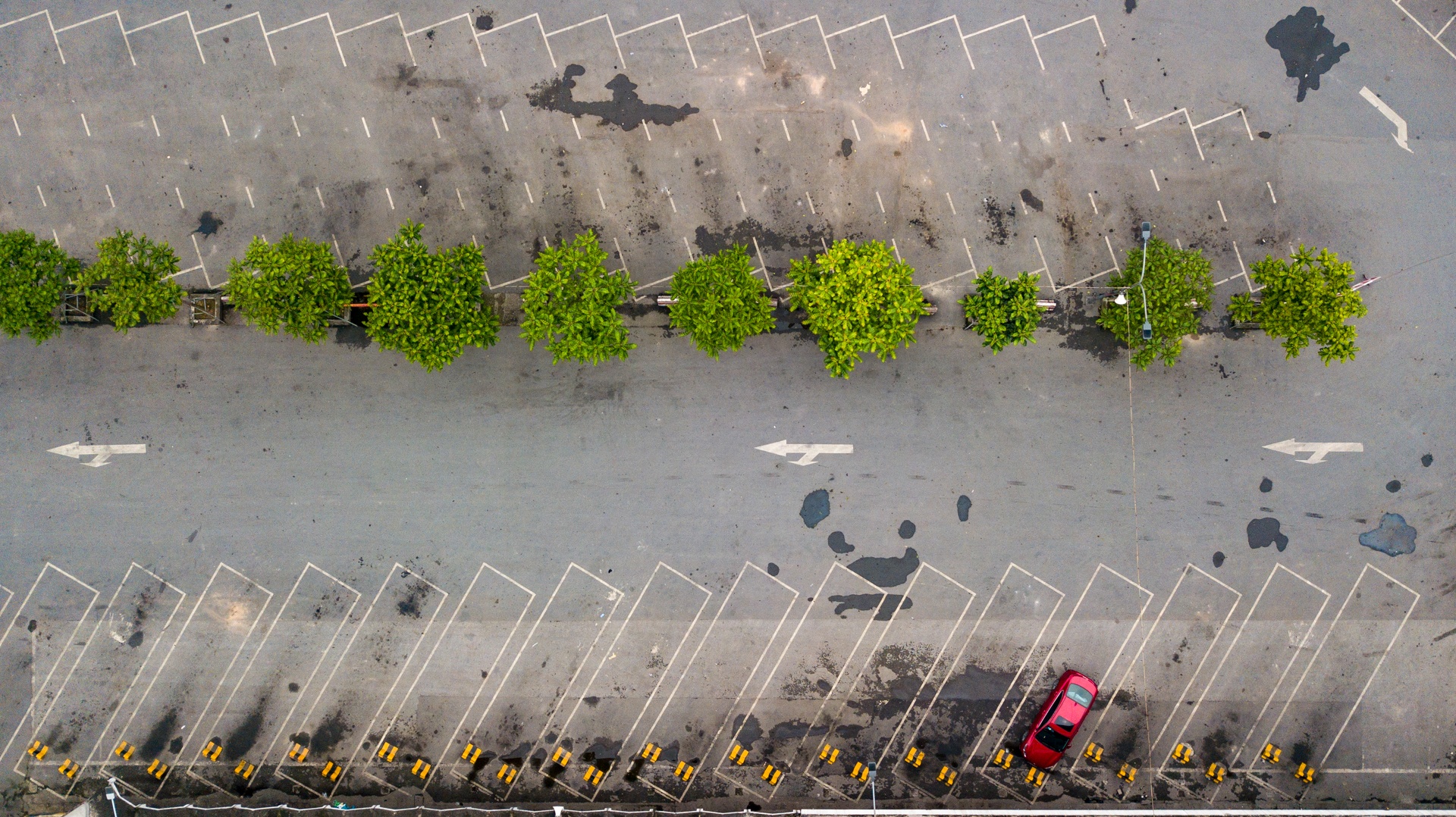 ben xe vang khach vi cach ly xa hoi anh 8