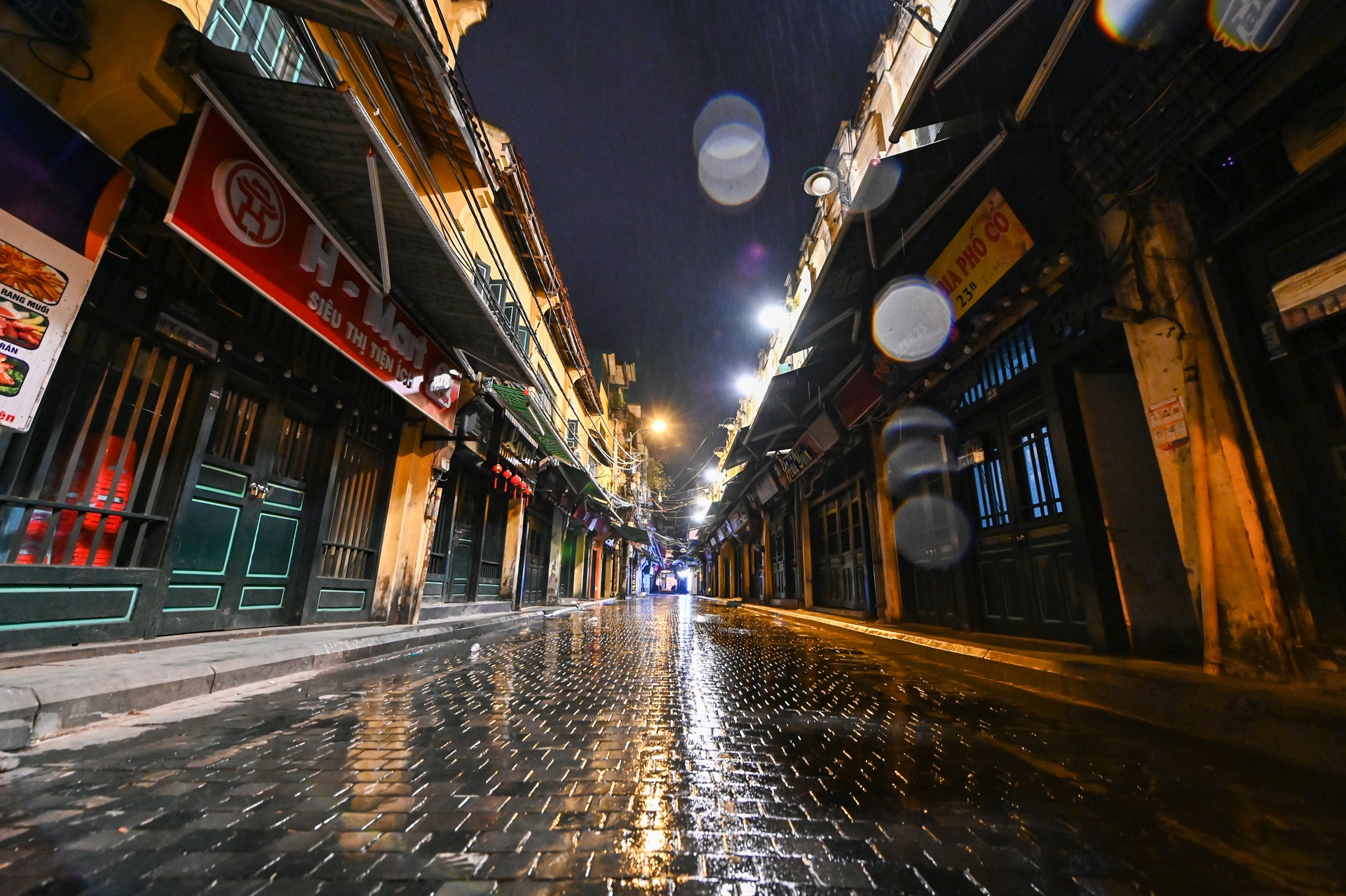 giam gian cach xa hoi o ha noi anh 8