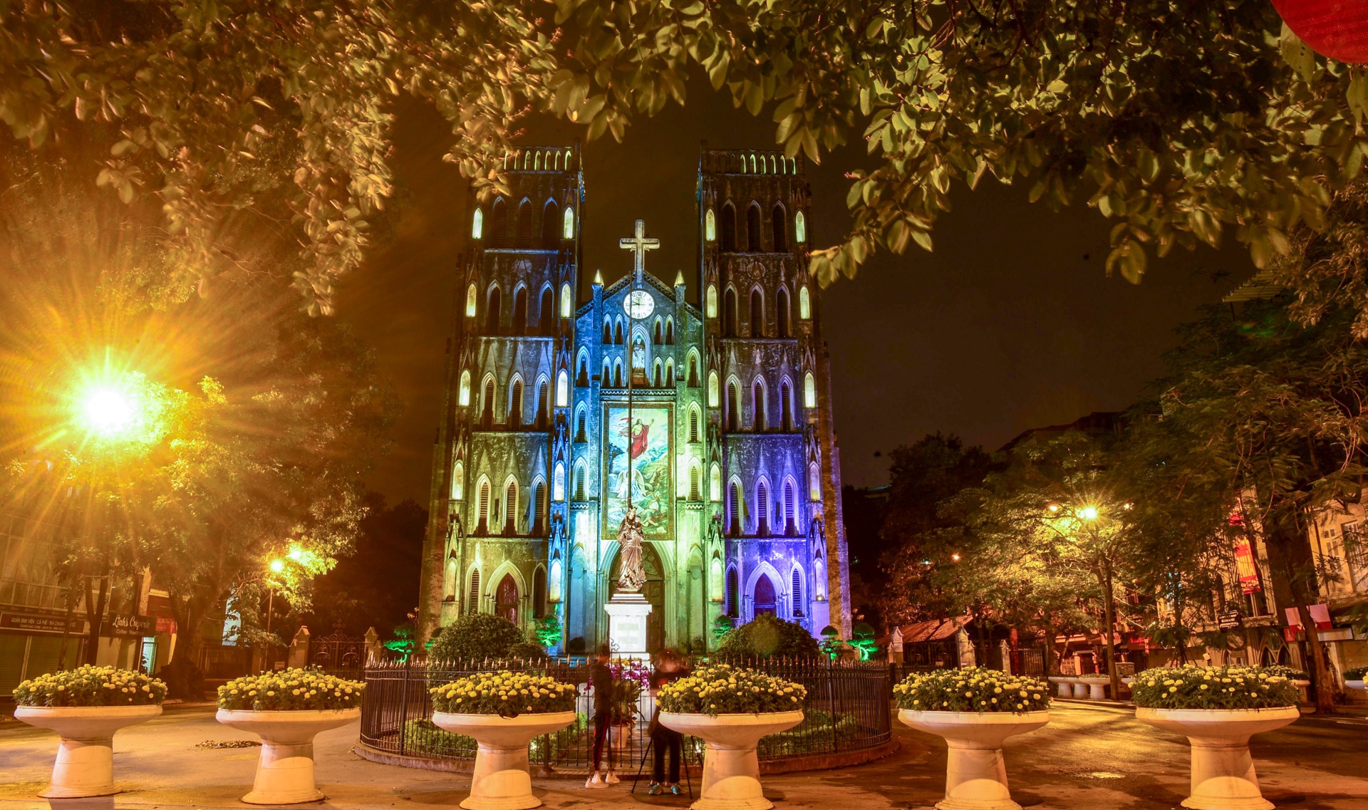 giam gian cach xa hoi o ha noi anh 9