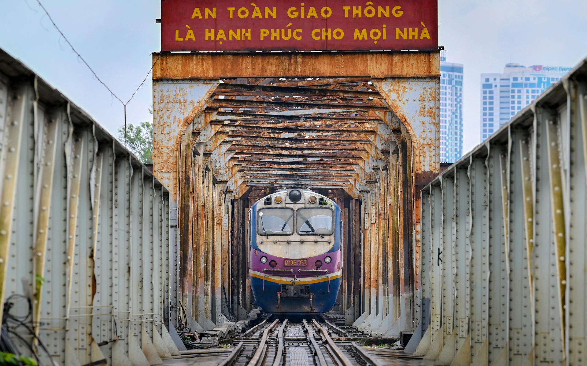 khoi phuc giao thong sau cach ly xa hoi anh 9