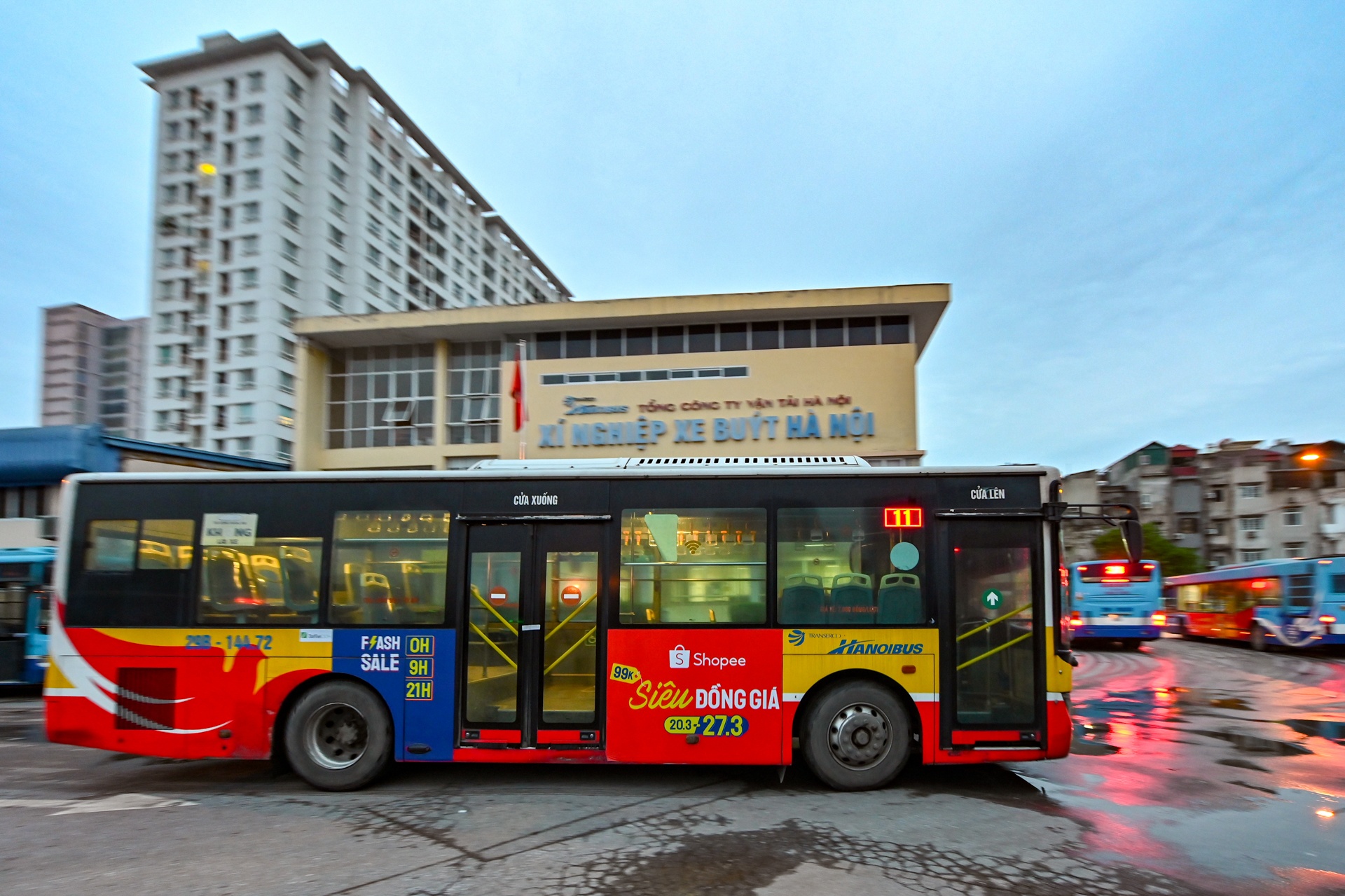 xe buyt ha noi hoat dong tro lai sau covid-19 anh 11