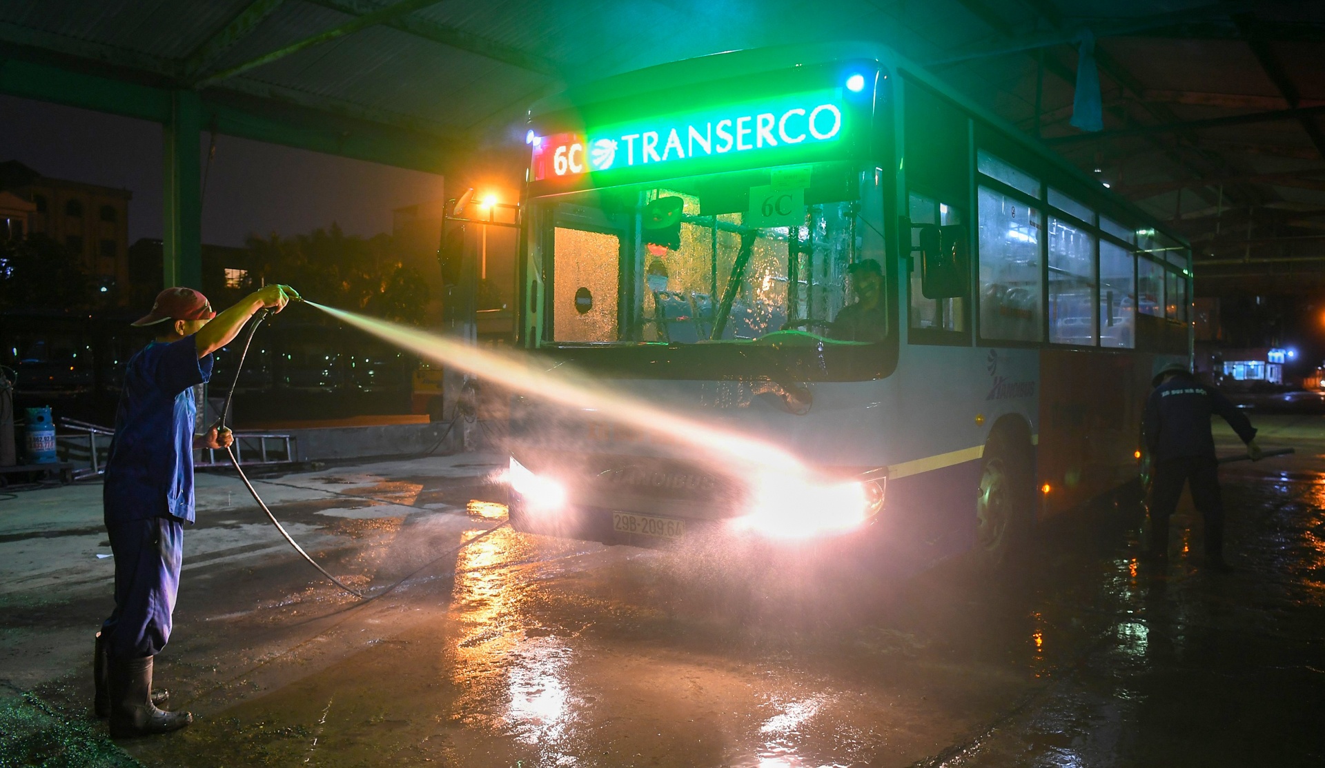 xe buyt ha noi hoat dong tro lai sau covid-19 anh 2