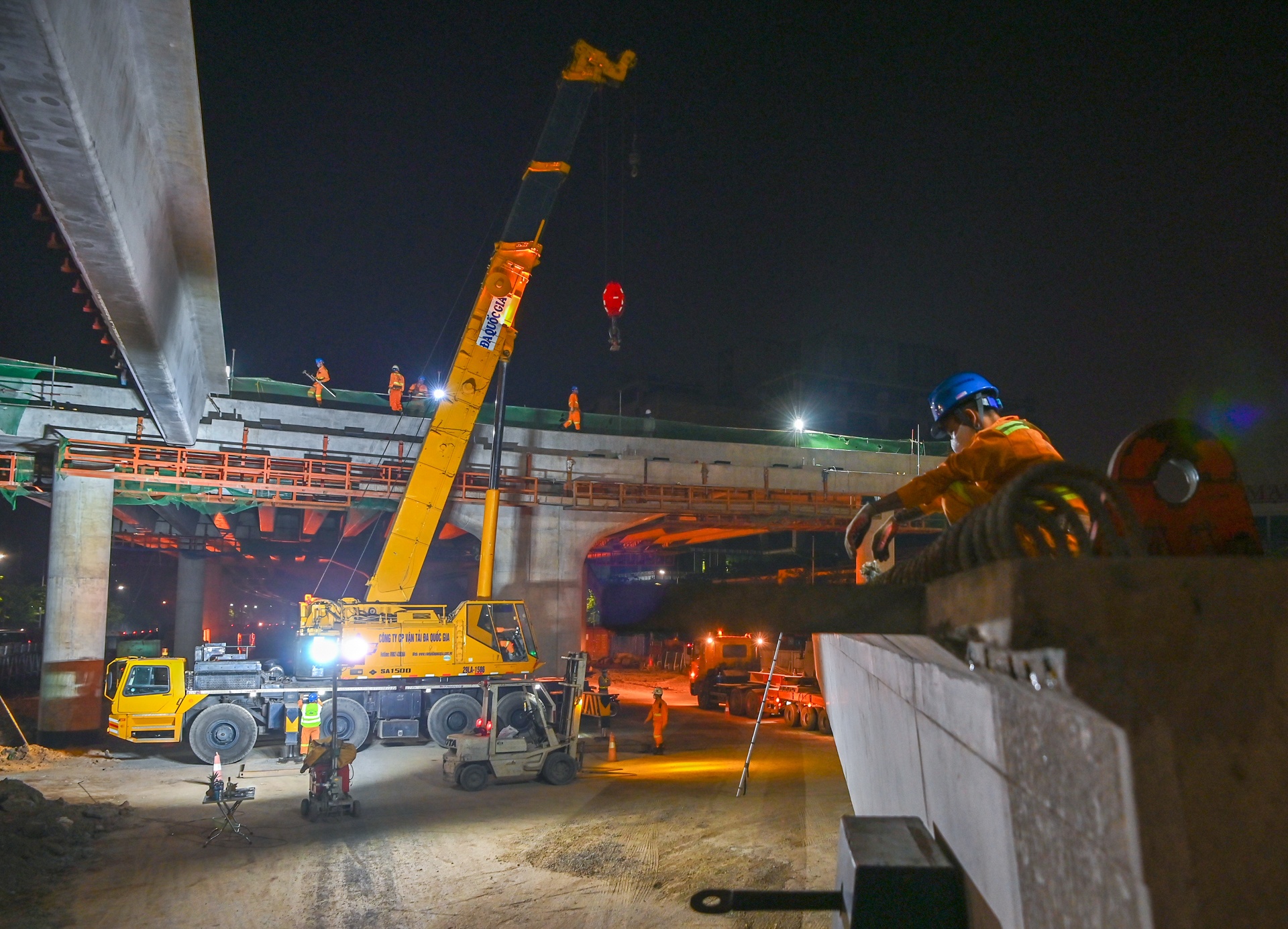 trang dem hop long cau can vanh dai 3 anh 3