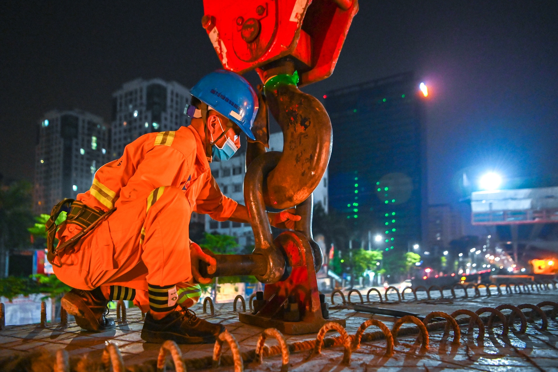 trang dem hop long cau can vanh dai 3 anh 5