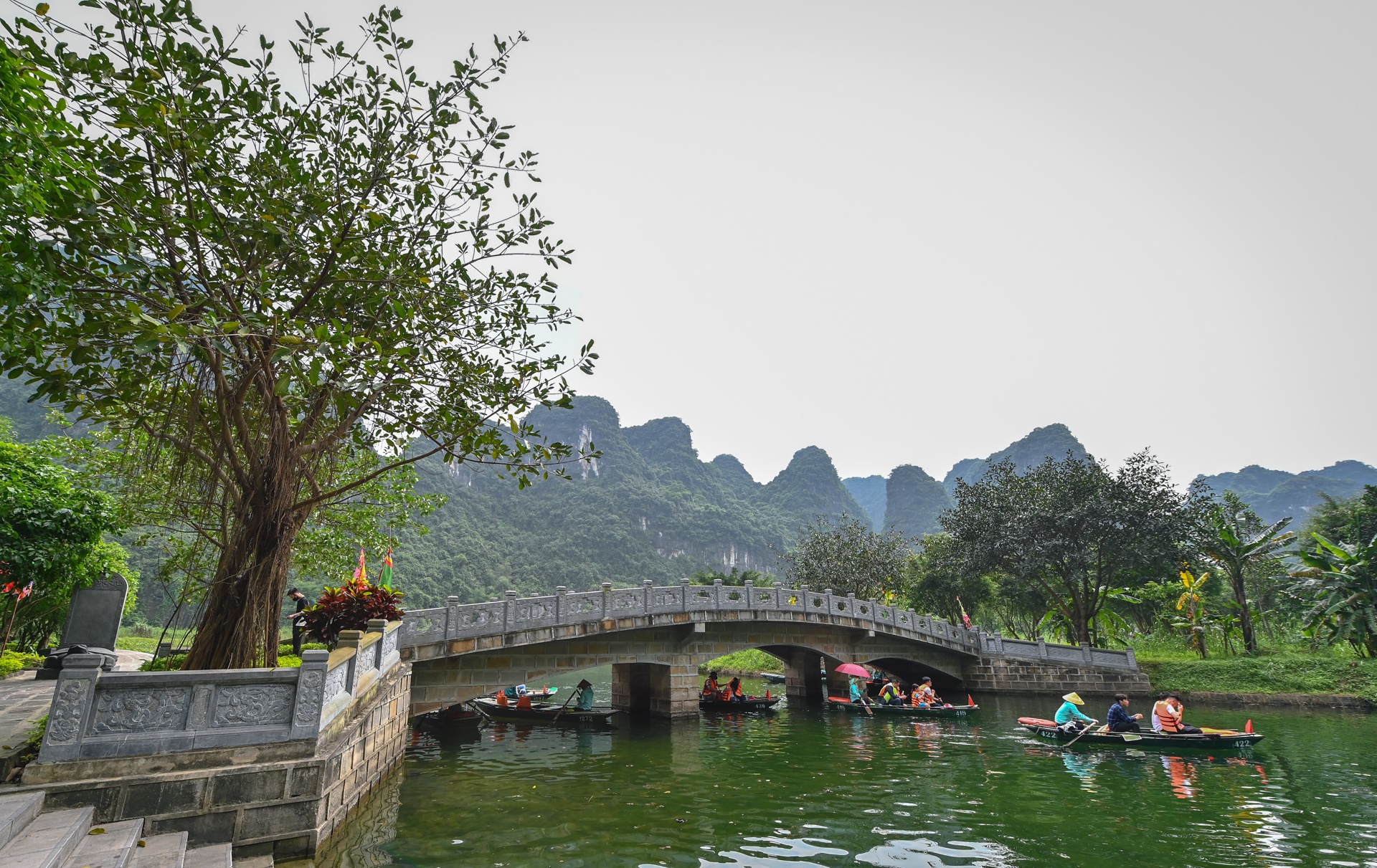 du khach quen deo khau trang khi du lich anh 3