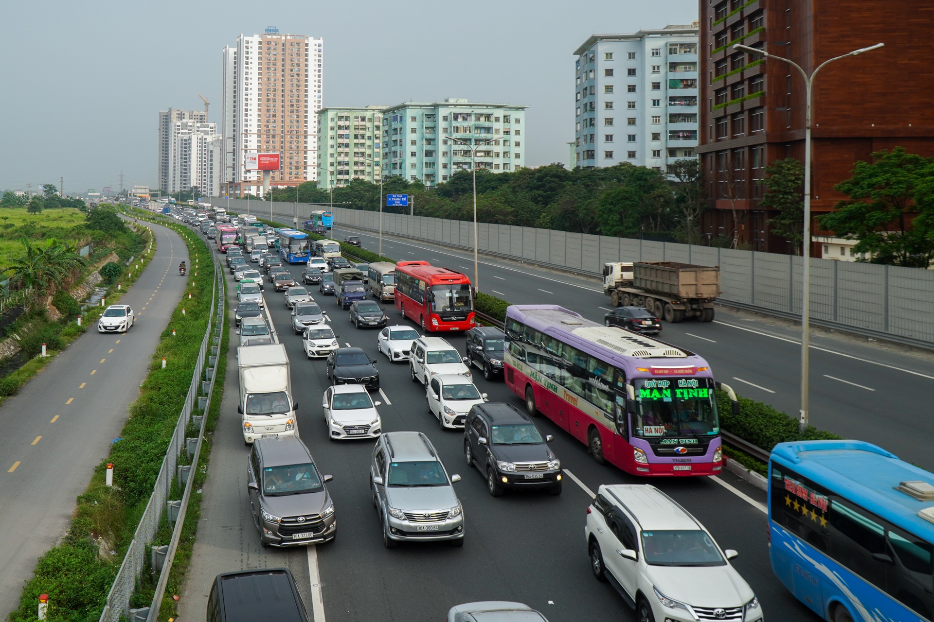 nguoi dan tro lai thu do un tac anh 2