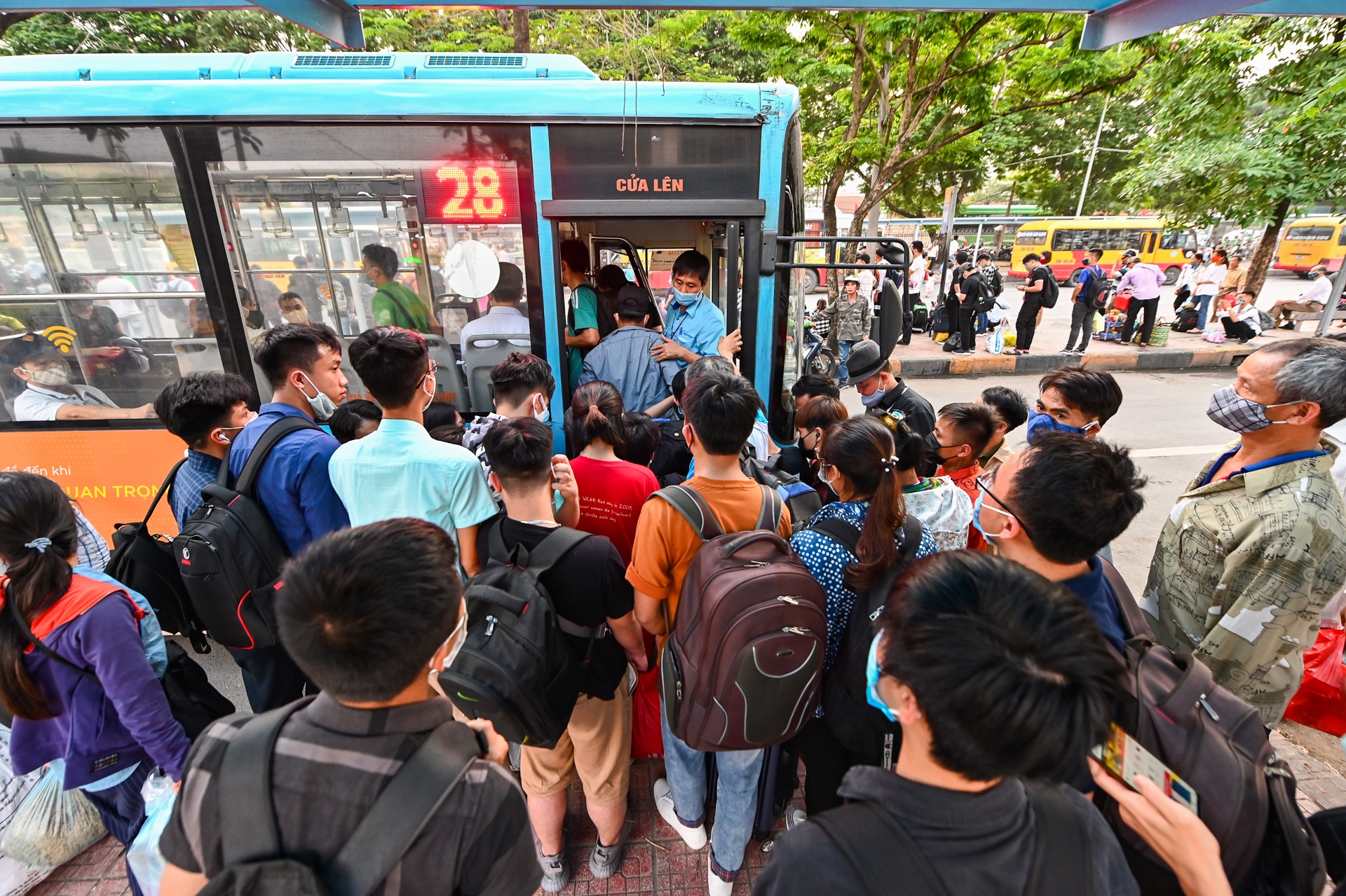 nguoi dan tro lai thu do un tac anh 5