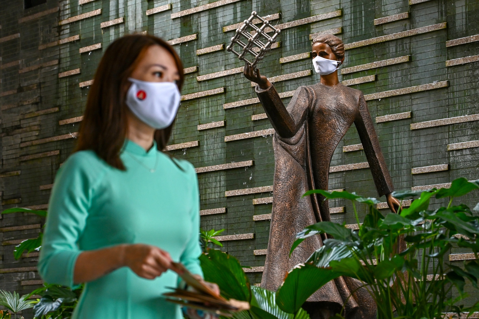 hoc sinh di hoc tro lai sau nghi dich anh 4