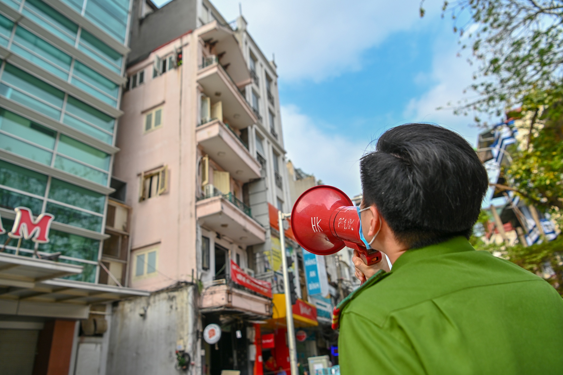 no binh gas sap nha o cua nam anh 2