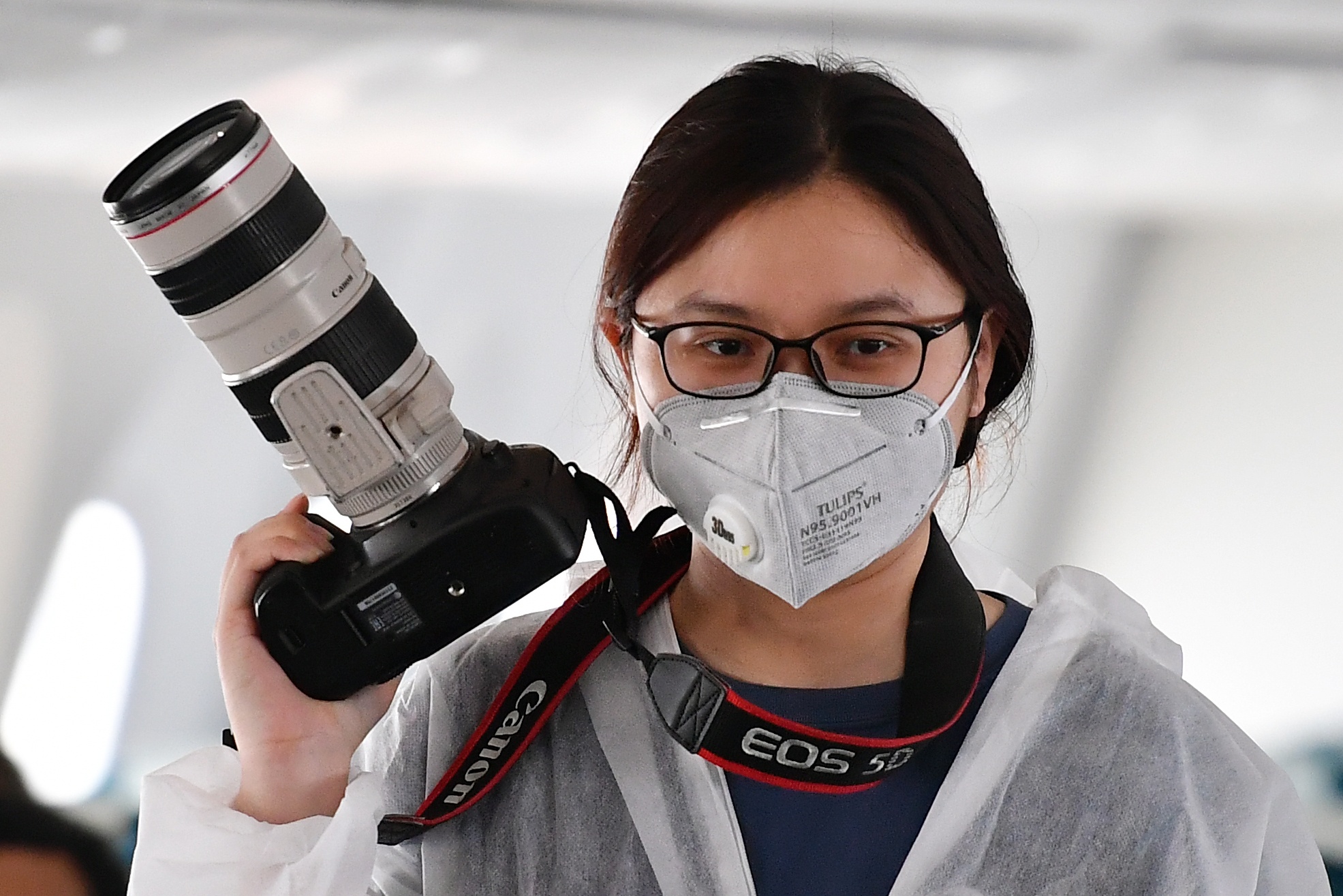 Phat dong trien lam anh ve phong chong dai dich Covid-19 hinh anh