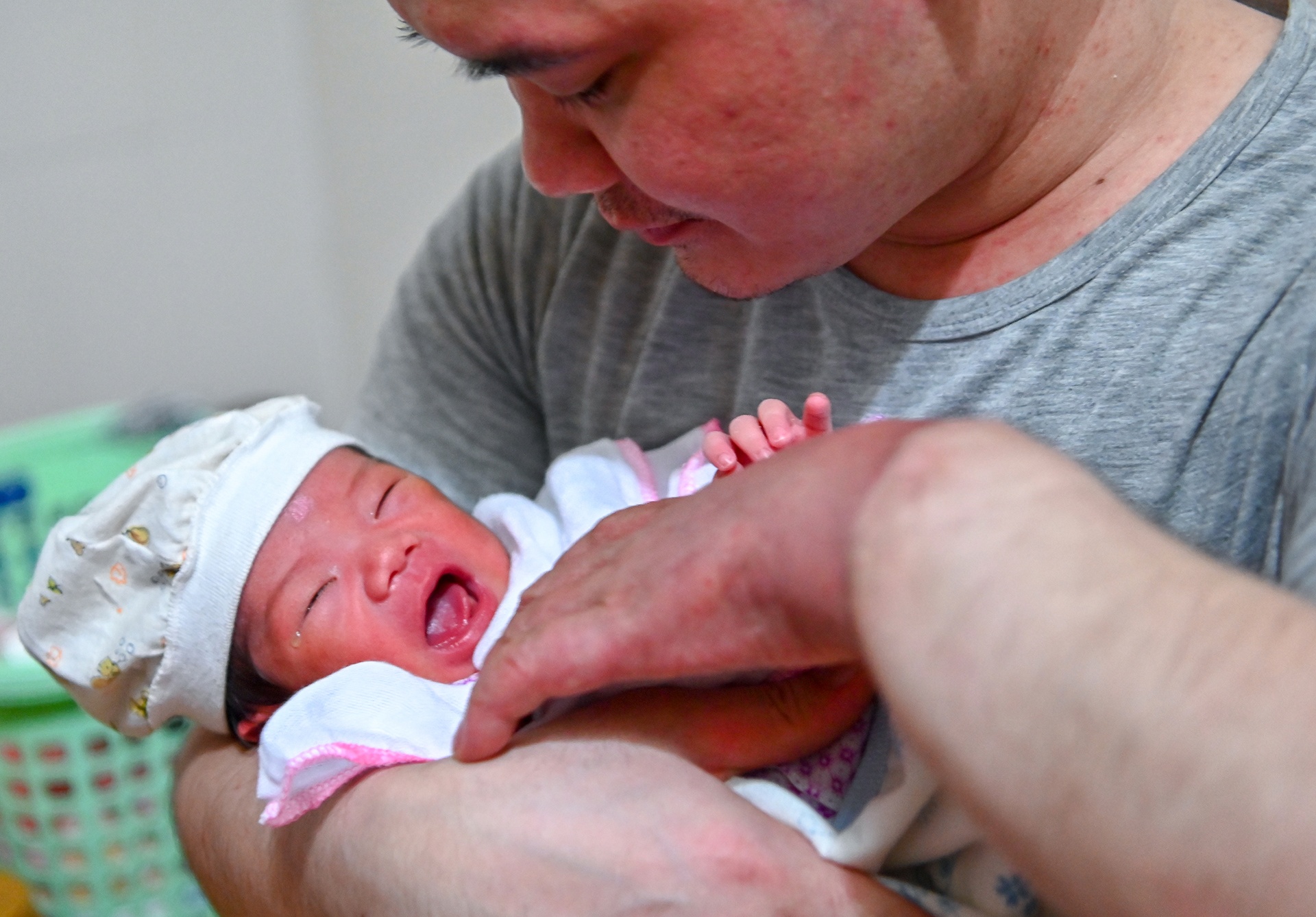 Phia sau cau chuyen benh nhan dau tien duoc ghep tay tu nguoi con song hinh anh