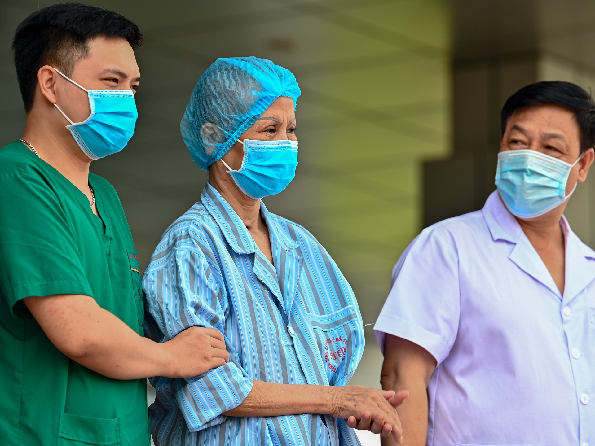 bệnh nhân số 19 xuất viện ảnh 4 benh nhan so 19 xuat vien anh 4