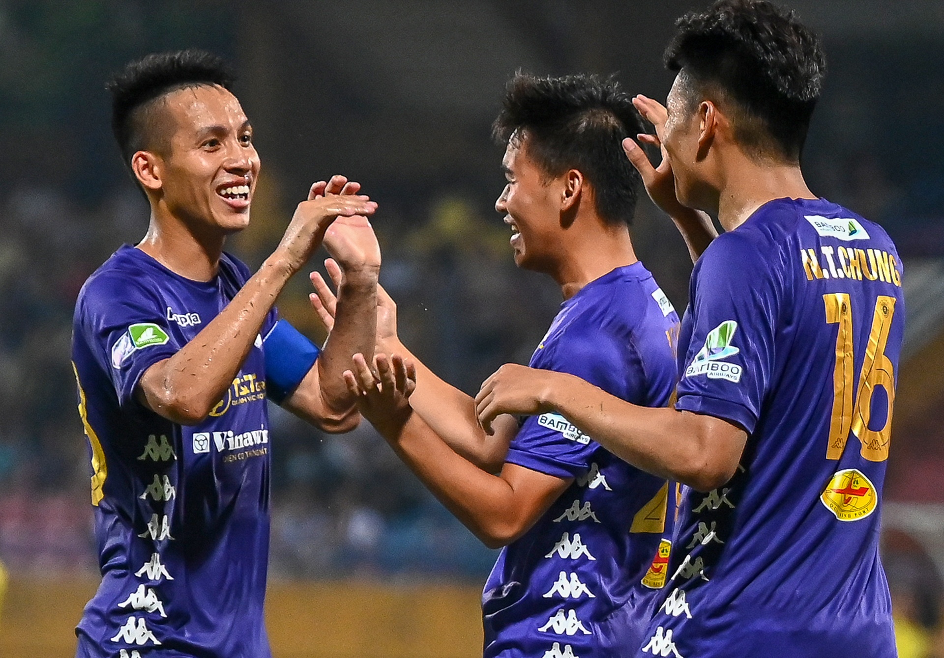 ha noi vao tu ket cup quoc gia anh 9