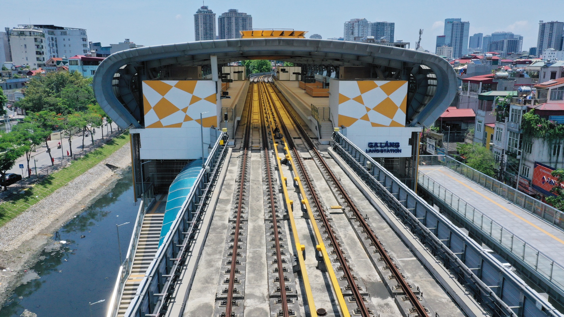 nhech nhac duong sat Cat Linh - Ha Dong anh 3