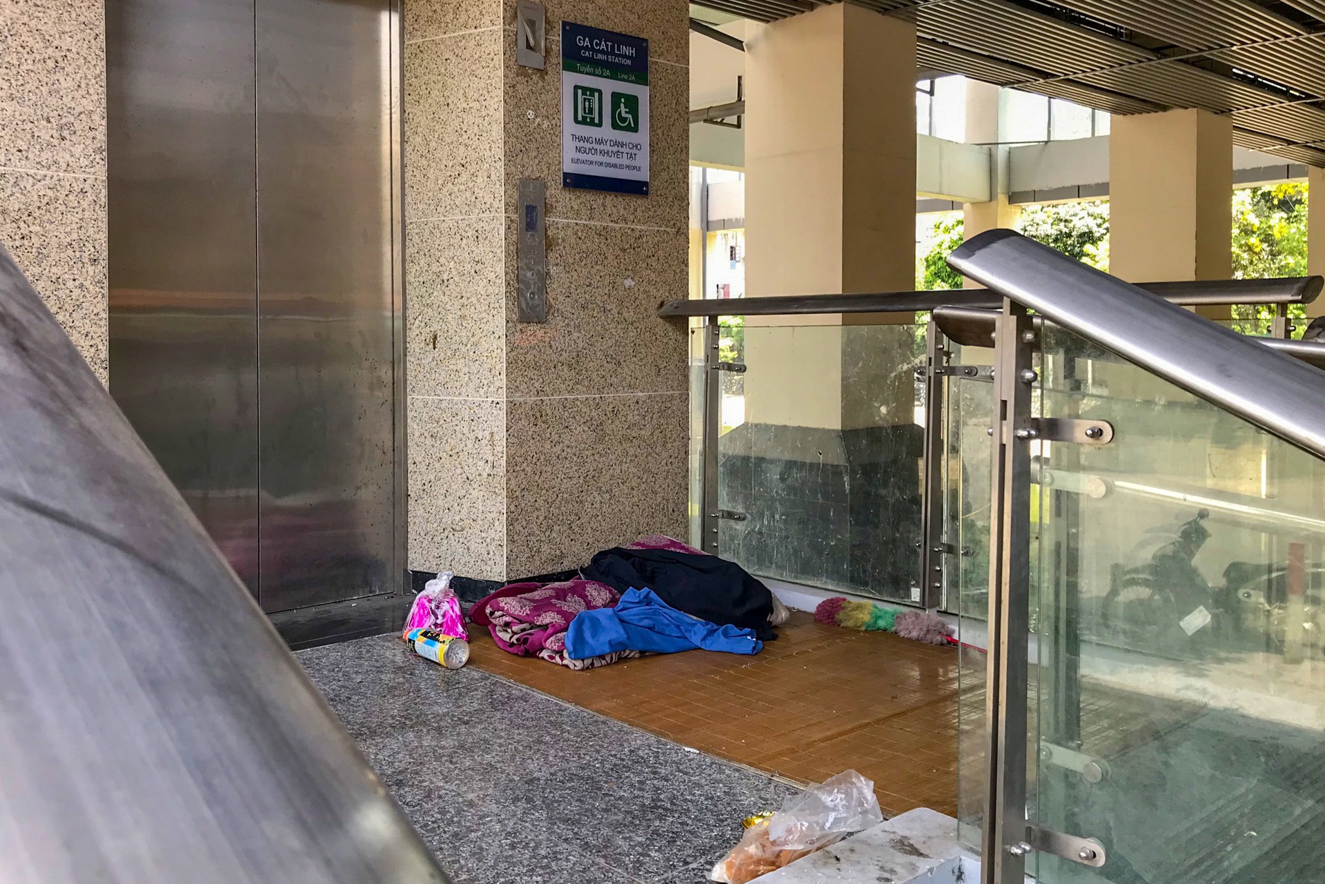 Canh nhech nhac o duong sat Cat Linh - Ha Dong hinh anh