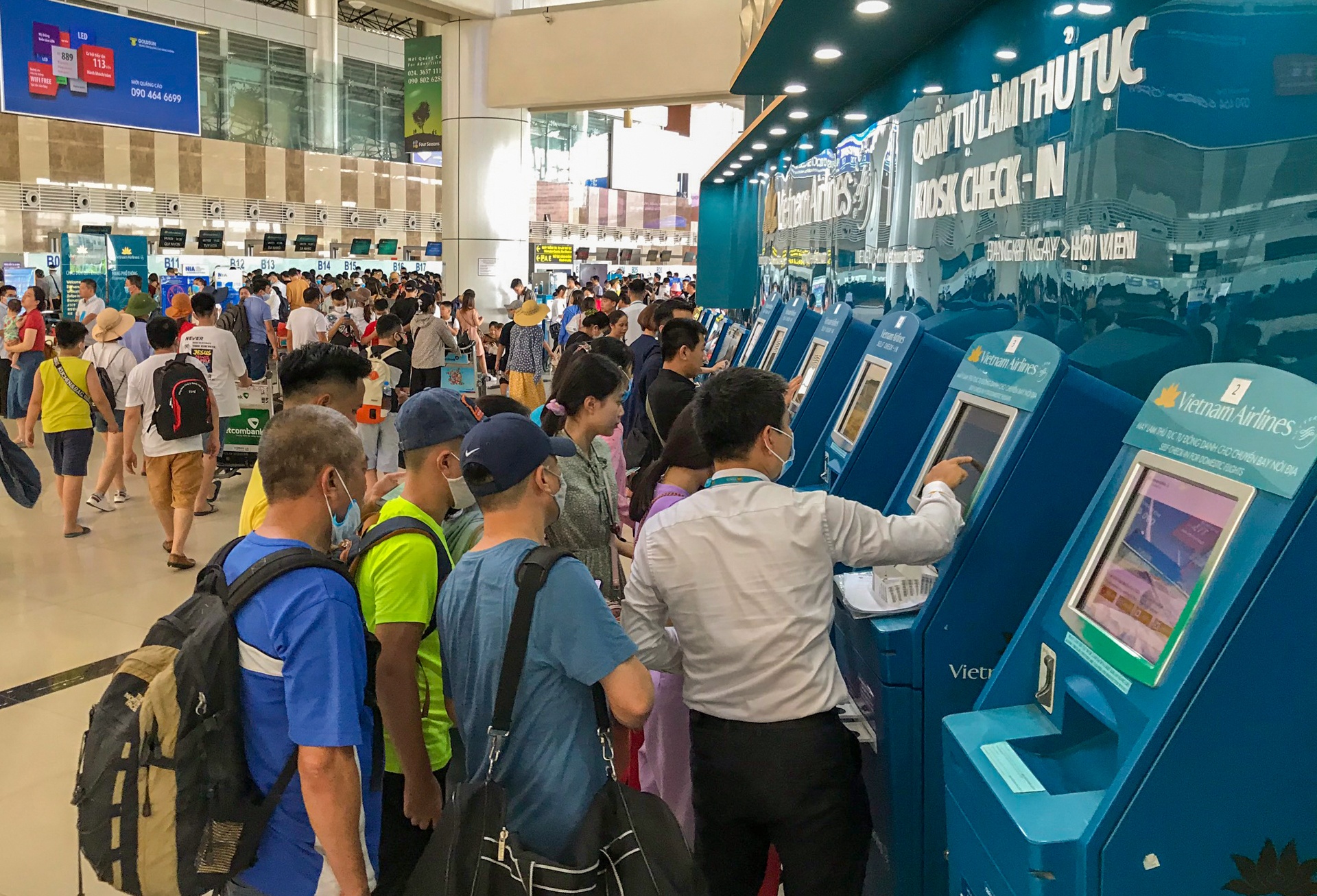 May bay xep hang cho cat canh anh 9