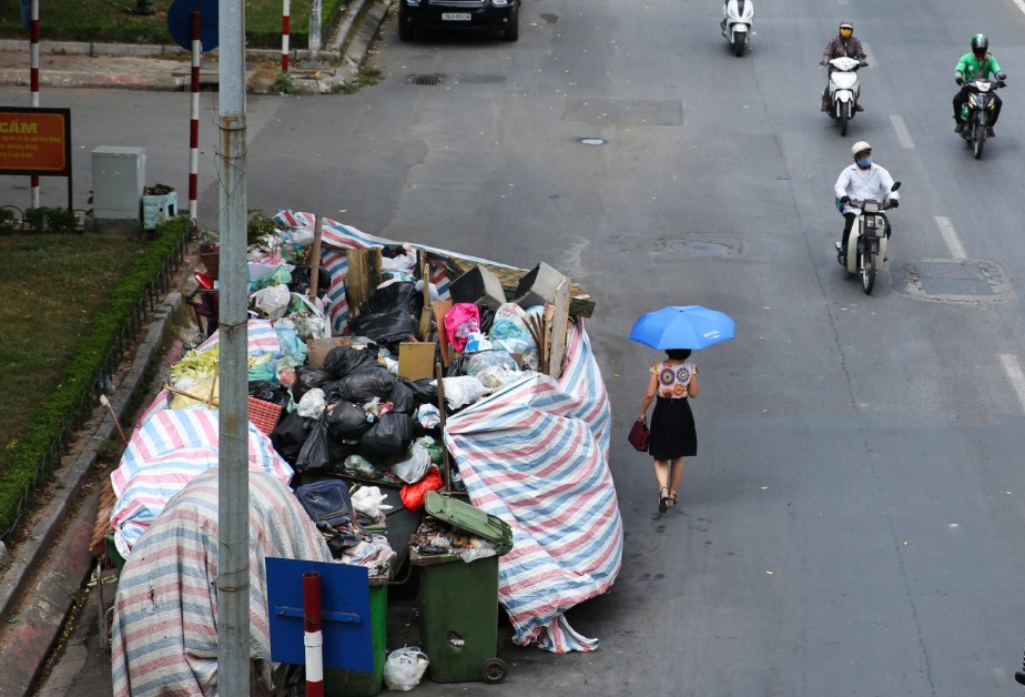 un u rac thai giua thu do anh 13