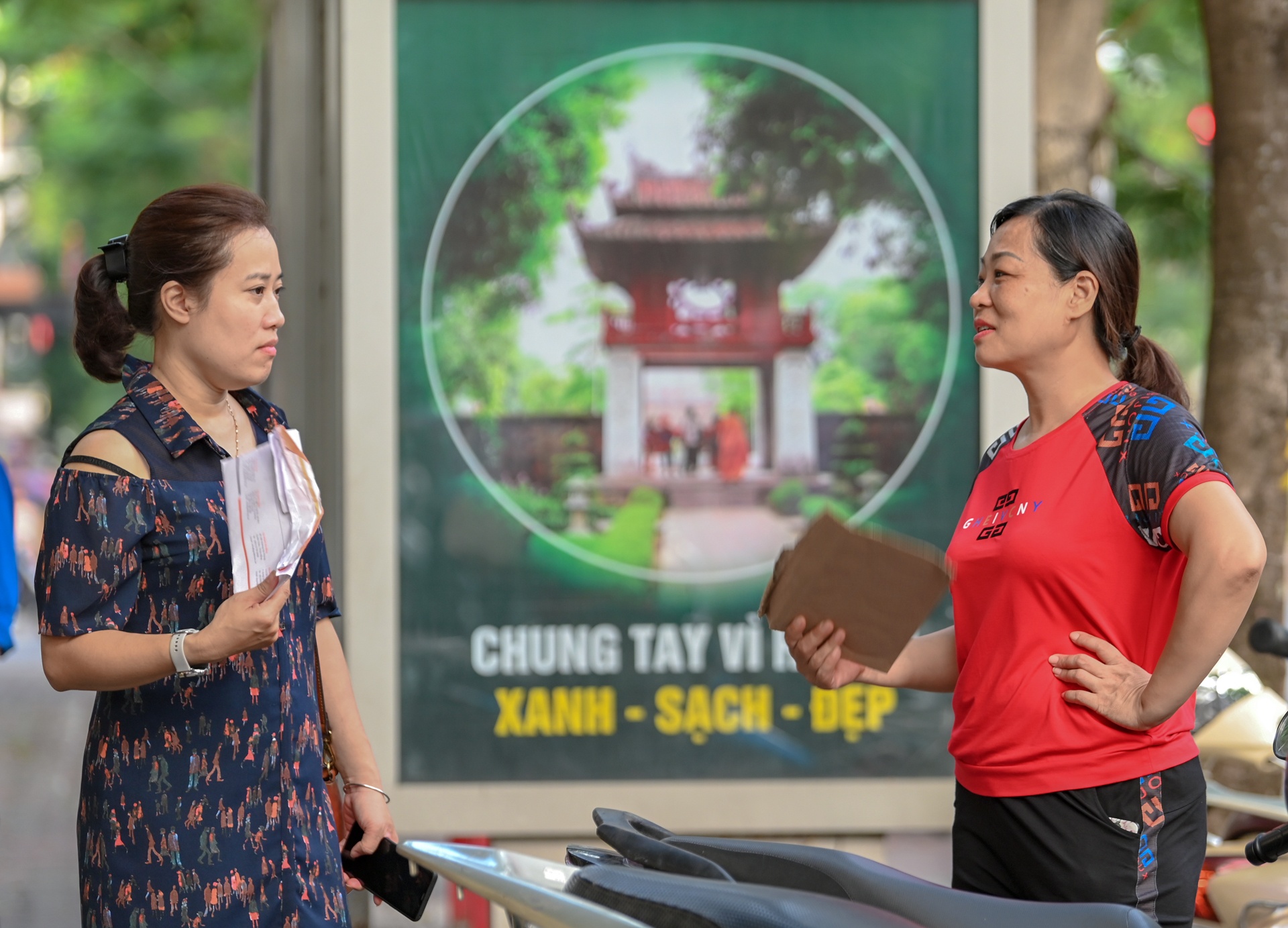 thí sinh làm bài dự thi môn ngữ vănb ảnh 9 thi sinh lam bai du thi mon ngu vanb anh 9