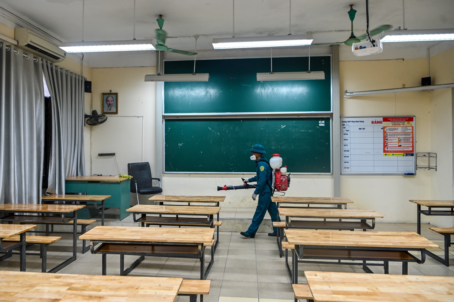 phun khử khuẩn các điểm thi ảnh 5 phun khu khuan cac diem thi anh 5