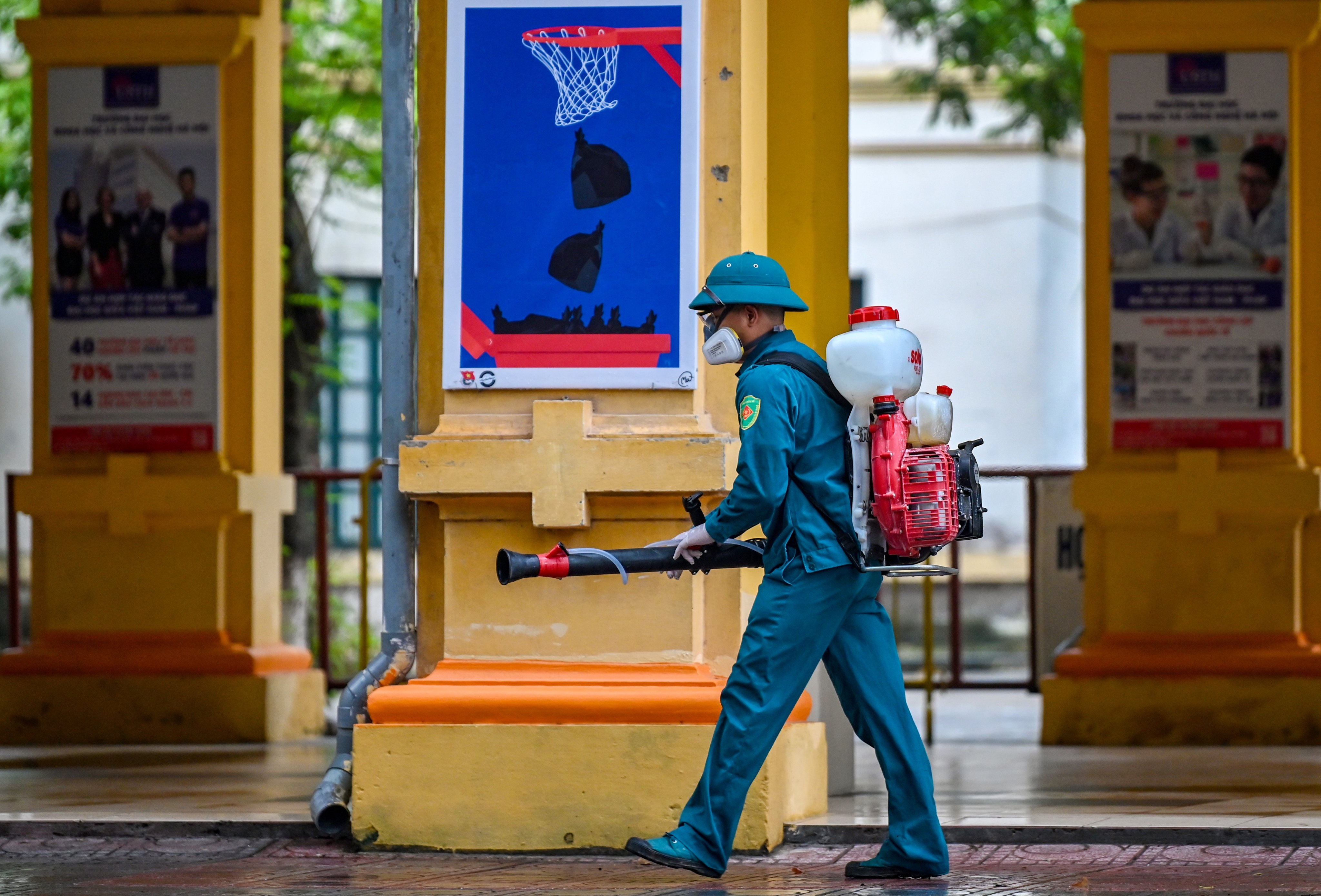 phun khử khuẩn các điểm thi ảnh 8 phun khu khuan cac diem thi anh 8