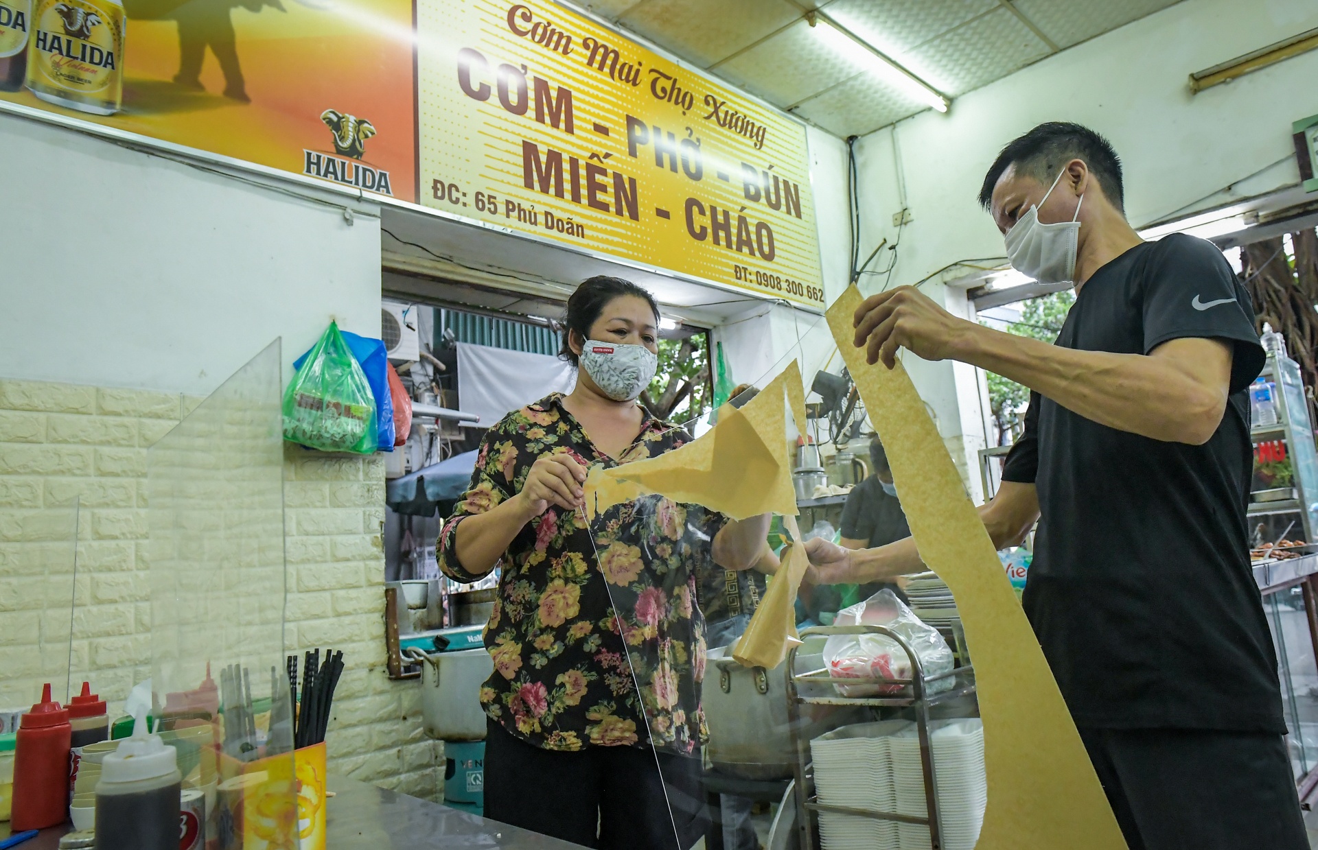 hang an thuc hien gian cach o ha noi anh 7