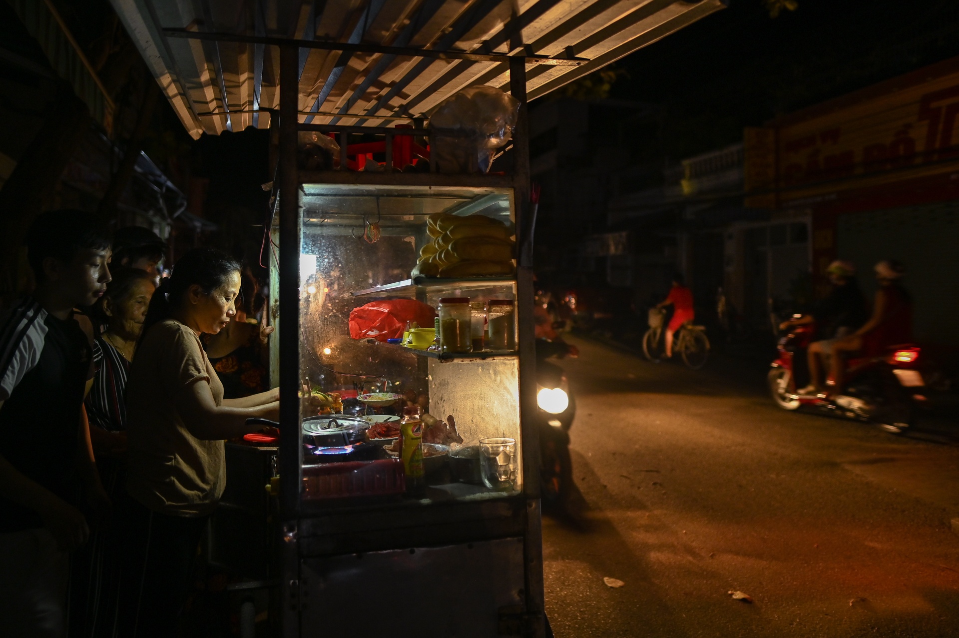 Thap nen an com vi mat dien dien rong anh 5